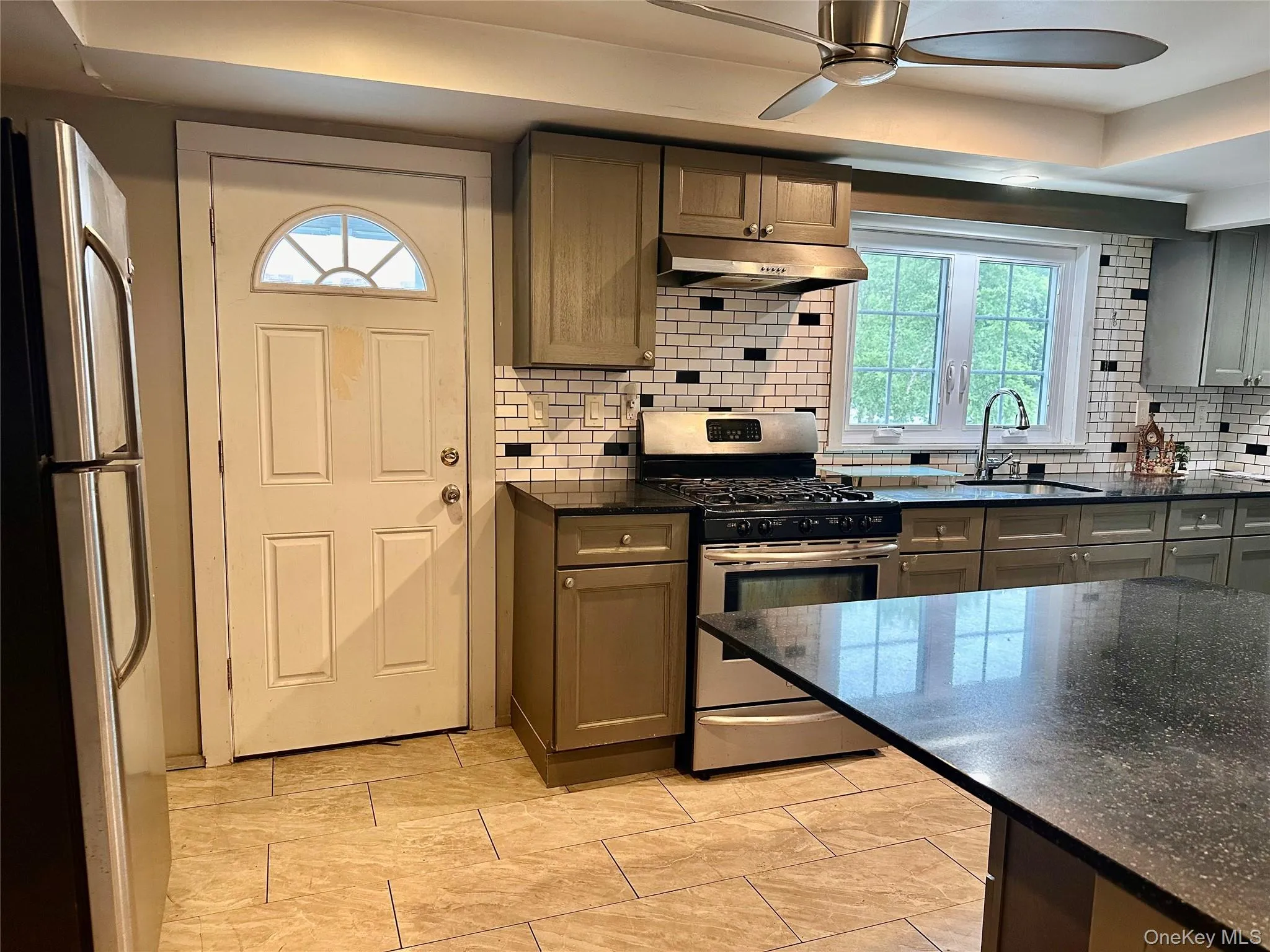 84 Wilkes Street, Beacon, NY, 2 Bedrooms Bedrooms, 4 Rooms Rooms,1 BathroomBathrooms,Residential,For Rent,Wilkes,0,1013273 84 Wilkes Street, Beacon, NY, 2 Bedrooms Bedrooms, 4 Rooms Rooms,1 BathroomBathrooms,Residential,For Rent,Wilkes,0,1013273