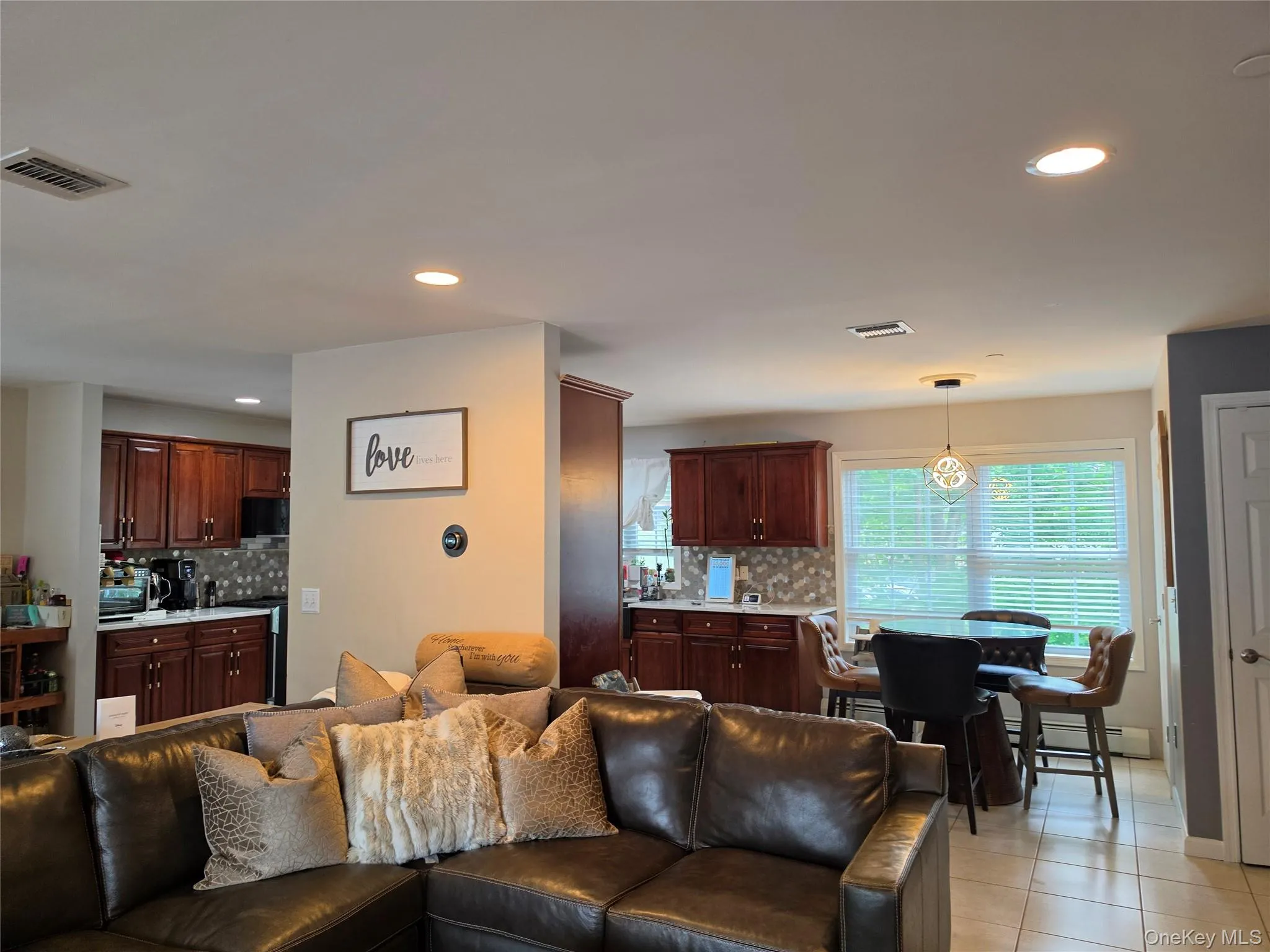 875 Morrison Avenue, New York, NY, 2 Bedrooms Bedrooms, 5 Rooms Rooms,1 BathroomBathrooms,Residential,For Rent,Morrison,0,1013275 875 Morrison Avenue, New York, NY, 2 Bedrooms Bedrooms, 5 Rooms Rooms,1 BathroomBathrooms,Residential,For Rent,Morrison,0,1013275