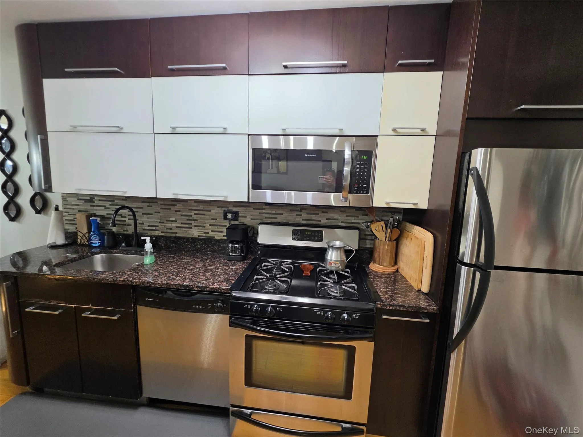 875 Morrison Avenue, New York, NY, 2 Bedrooms Bedrooms, 5 Rooms Rooms,1 BathroomBathrooms,Residential,For Rent,Morrison,0,1013275 875 Morrison Avenue, New York, NY, 2 Bedrooms Bedrooms, 5 Rooms Rooms,1 BathroomBathrooms,Residential,For Rent,Morrison,0,1013275