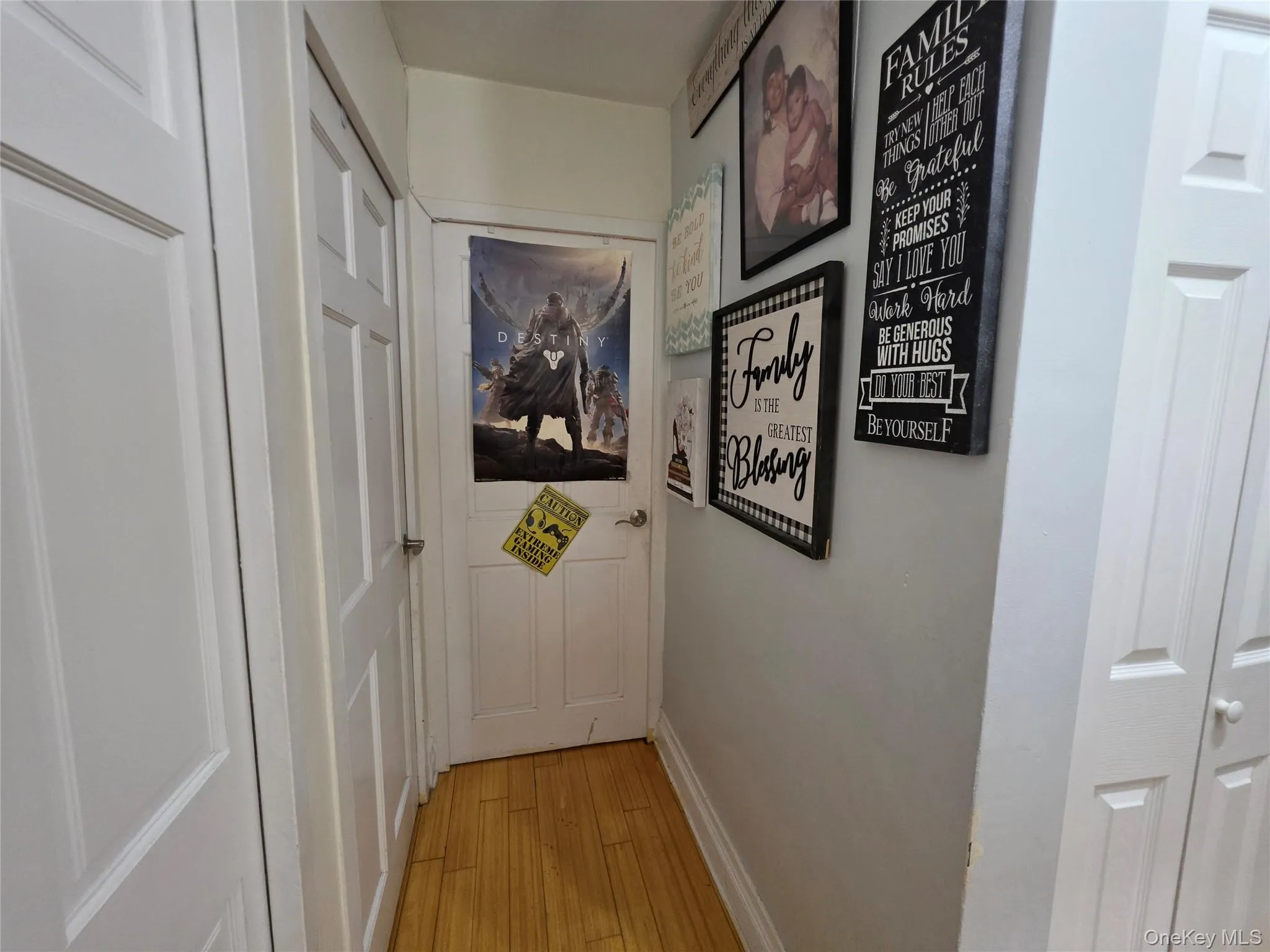 Entrance to Bedrooms Entrance to Bedrooms