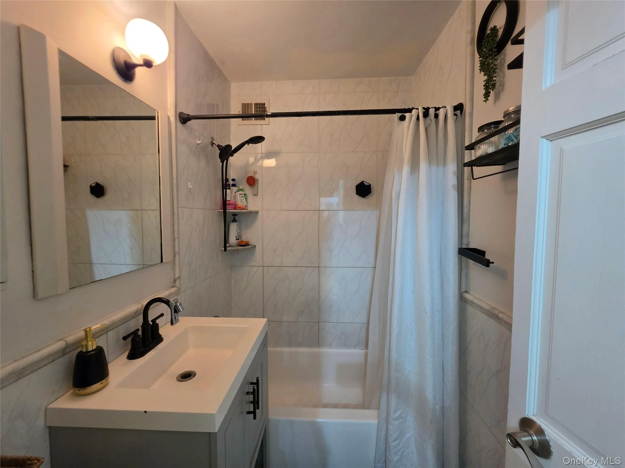 875 Morrison Avenue, New York, NY, 2 Bedrooms Bedrooms, 5 Rooms Rooms,1 BathroomBathrooms,Residential,For Rent,Morrison,0,1013275 875 Morrison Avenue, New York, NY, 2 Bedrooms Bedrooms, 5 Rooms Rooms,1 BathroomBathrooms,Residential,For Rent,Morrison,0,1013275
