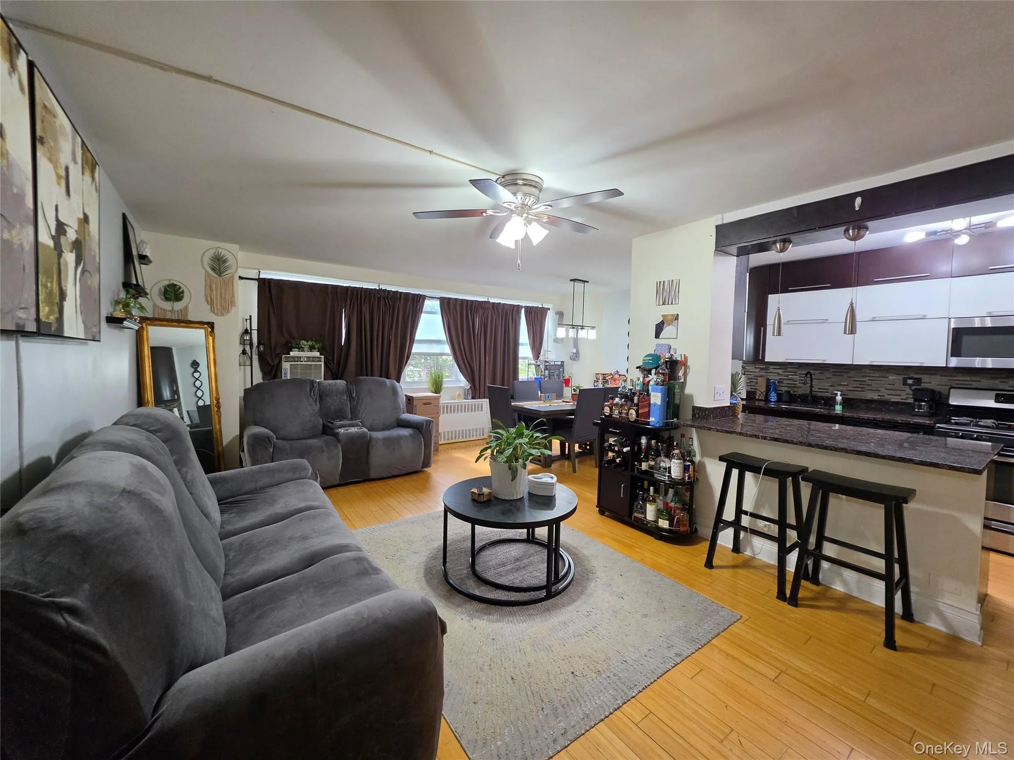 875 Morrison Avenue, New York, NY, 2 Bedrooms Bedrooms, 5 Rooms Rooms,1 BathroomBathrooms,Residential,For Rent,Morrison,0,1013275 875 Morrison Avenue, New York, NY, 2 Bedrooms Bedrooms, 5 Rooms Rooms,1 BathroomBathrooms,Residential,For Rent,Morrison,0,1013275