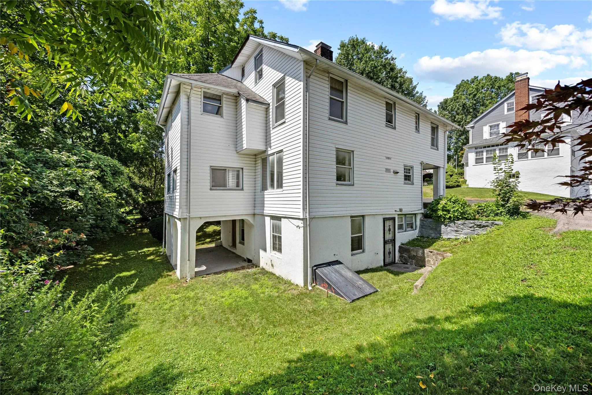 Great space - enough room for everyone. Great space - enough room for everyone.
