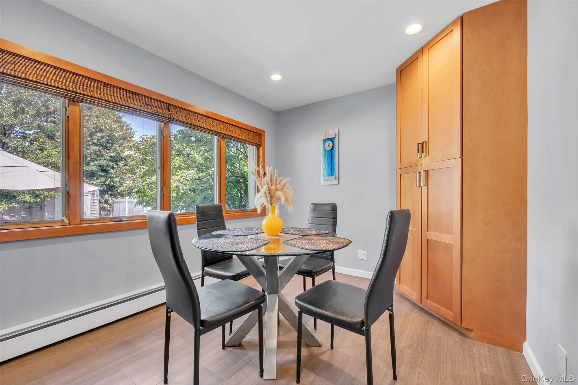 121 Strattford Road, North Hempstead, NY, 4 Bedrooms Bedrooms, 10 Rooms Rooms,2 BathroomsBathrooms,Residential,For Rent,Strattford,0,1013278 121 Strattford Road, North Hempstead, NY, 4 Bedrooms Bedrooms, 10 Rooms Rooms,2 BathroomsBathrooms,Residential,For Rent,Strattford,0,1013278