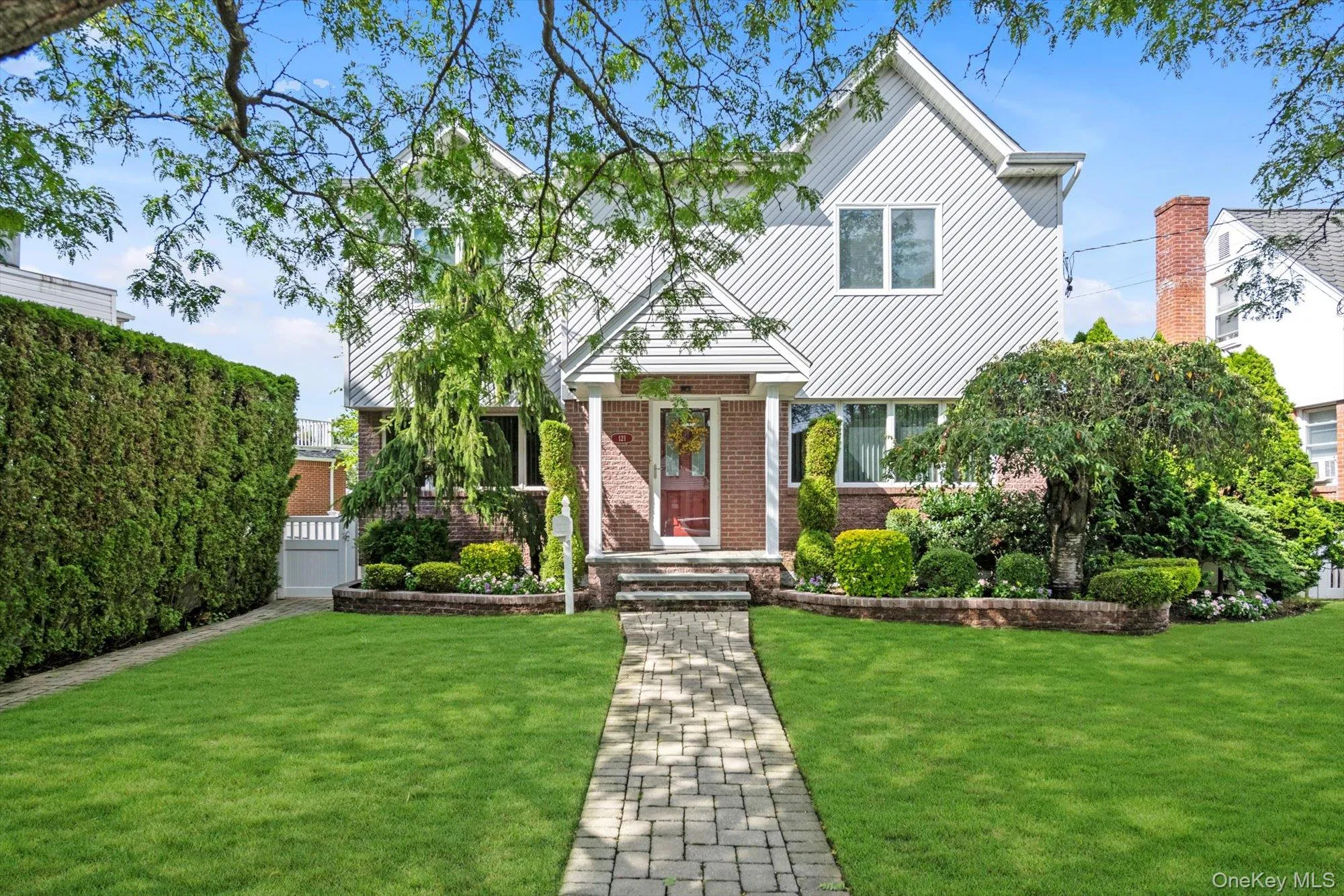 121 Strattford Road, North Hempstead, NY, 4 Bedrooms Bedrooms, 10 Rooms Rooms,2 BathroomsBathrooms,Residential,For Rent,Strattford,0,1013278 121 Strattford Road, North Hempstead, NY, 4 Bedrooms Bedrooms, 10 Rooms Rooms,2 BathroomsBathrooms,Residential,For Rent,Strattford,0,1013278