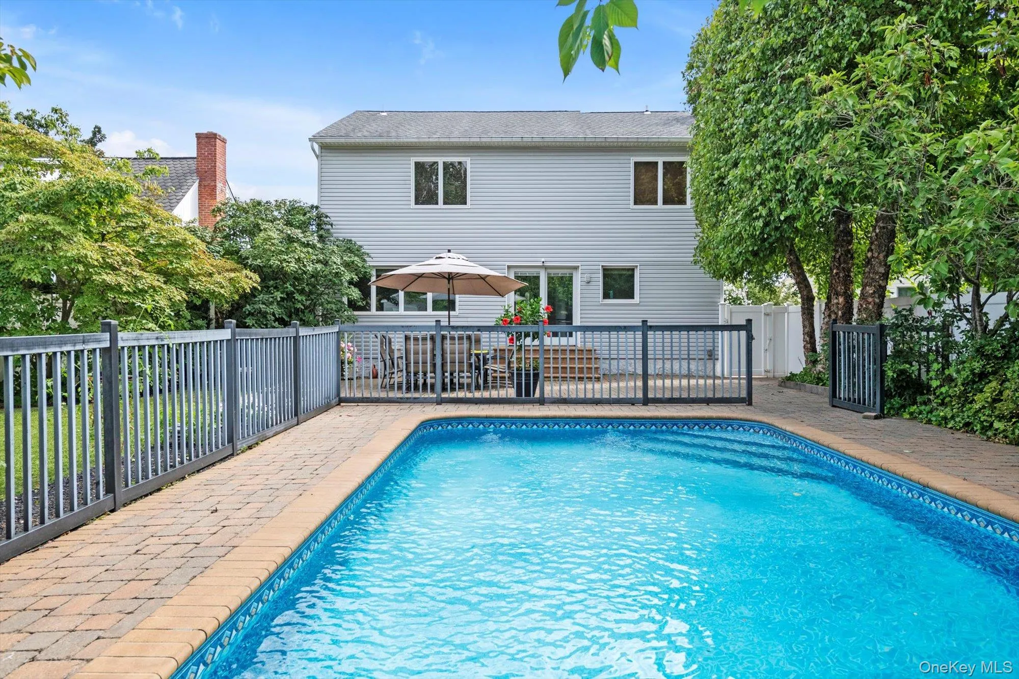 121 Strattford Road, North Hempstead, NY, 4 Bedrooms Bedrooms, 10 Rooms Rooms,2 BathroomsBathrooms,Residential,For Rent,Strattford,0,1013278 121 Strattford Road, North Hempstead, NY, 4 Bedrooms Bedrooms, 10 Rooms Rooms,2 BathroomsBathrooms,Residential,For Rent,Strattford,0,1013278