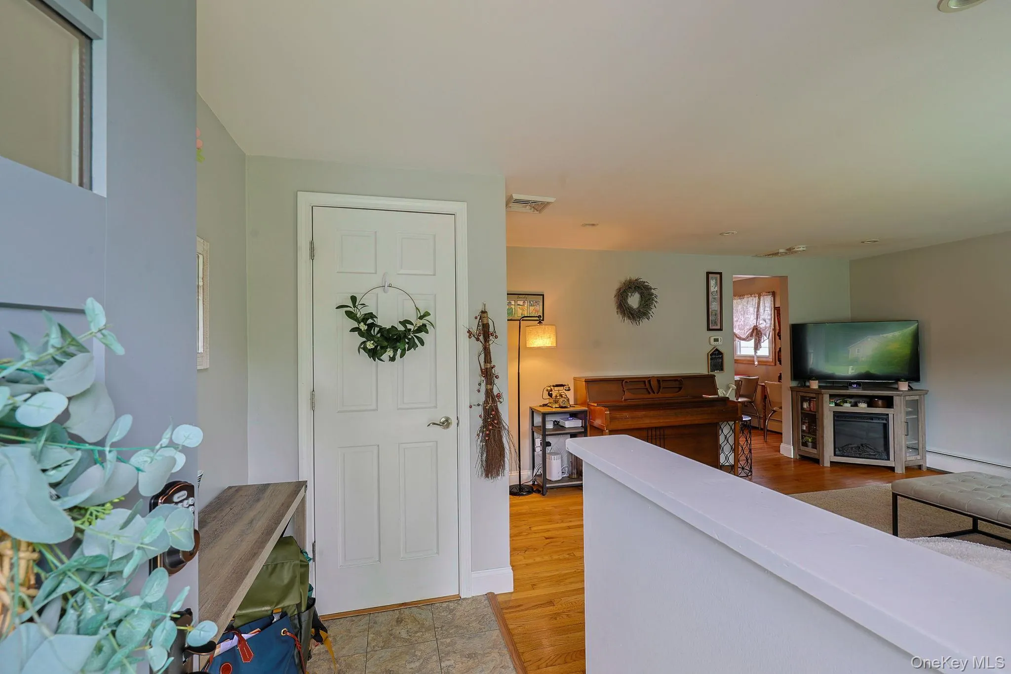 21 Continental Drive, New Windsor, NY, 3 Bedrooms Bedrooms, 6 Rooms Rooms,1 BathroomBathrooms,Residential,For Rent,Continental,0,1013279 21 Continental Drive, New Windsor, NY, 3 Bedrooms Bedrooms, 6 Rooms Rooms,1 BathroomBathrooms,Residential,For Rent,Continental,0,1013279