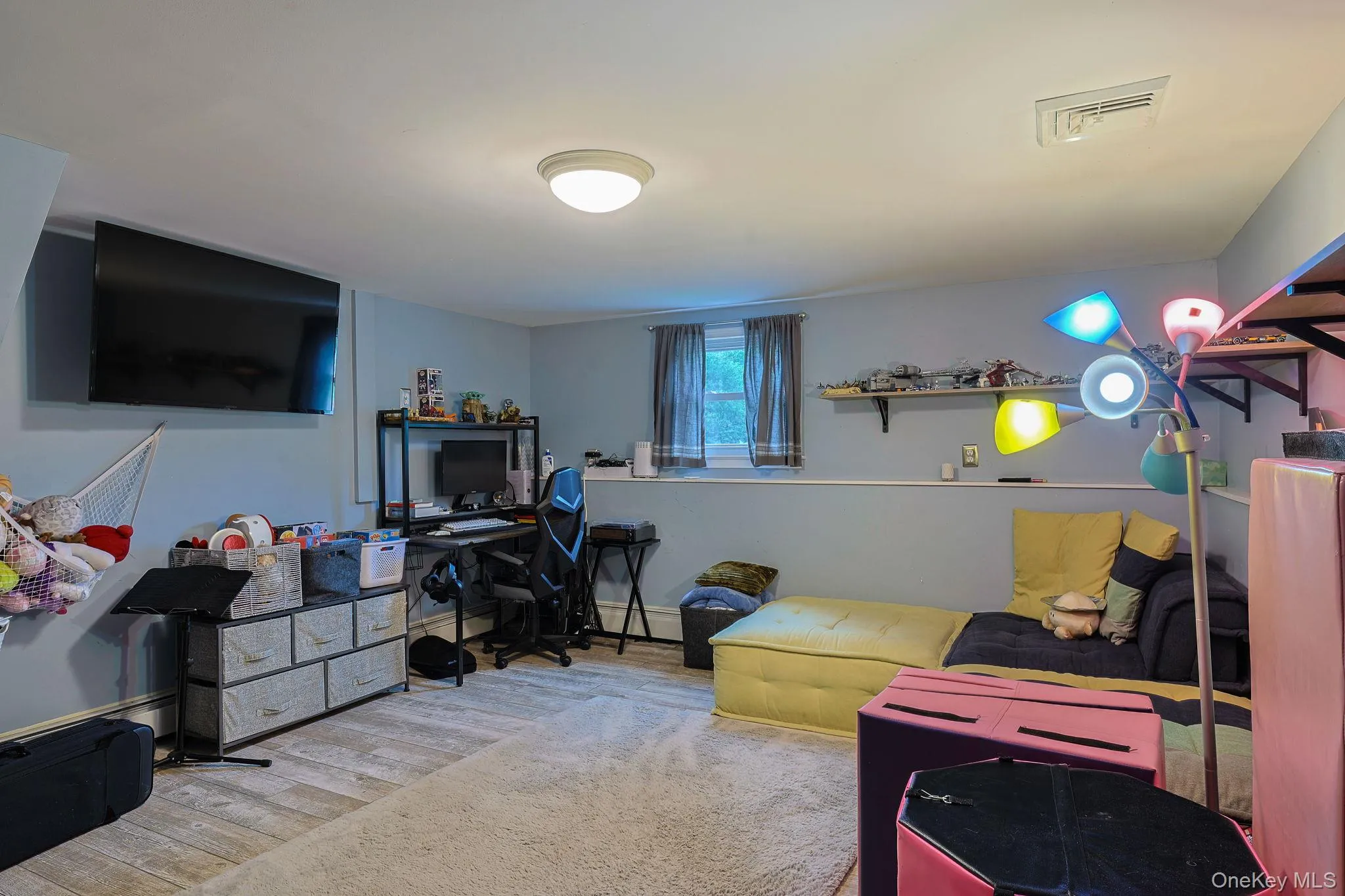 21 Continental Drive, New Windsor, NY, 3 Bedrooms Bedrooms, 6 Rooms Rooms,1 BathroomBathrooms,Residential,For Rent,Continental,0,1013279 21 Continental Drive, New Windsor, NY, 3 Bedrooms Bedrooms, 6 Rooms Rooms,1 BathroomBathrooms,Residential,For Rent,Continental,0,1013279