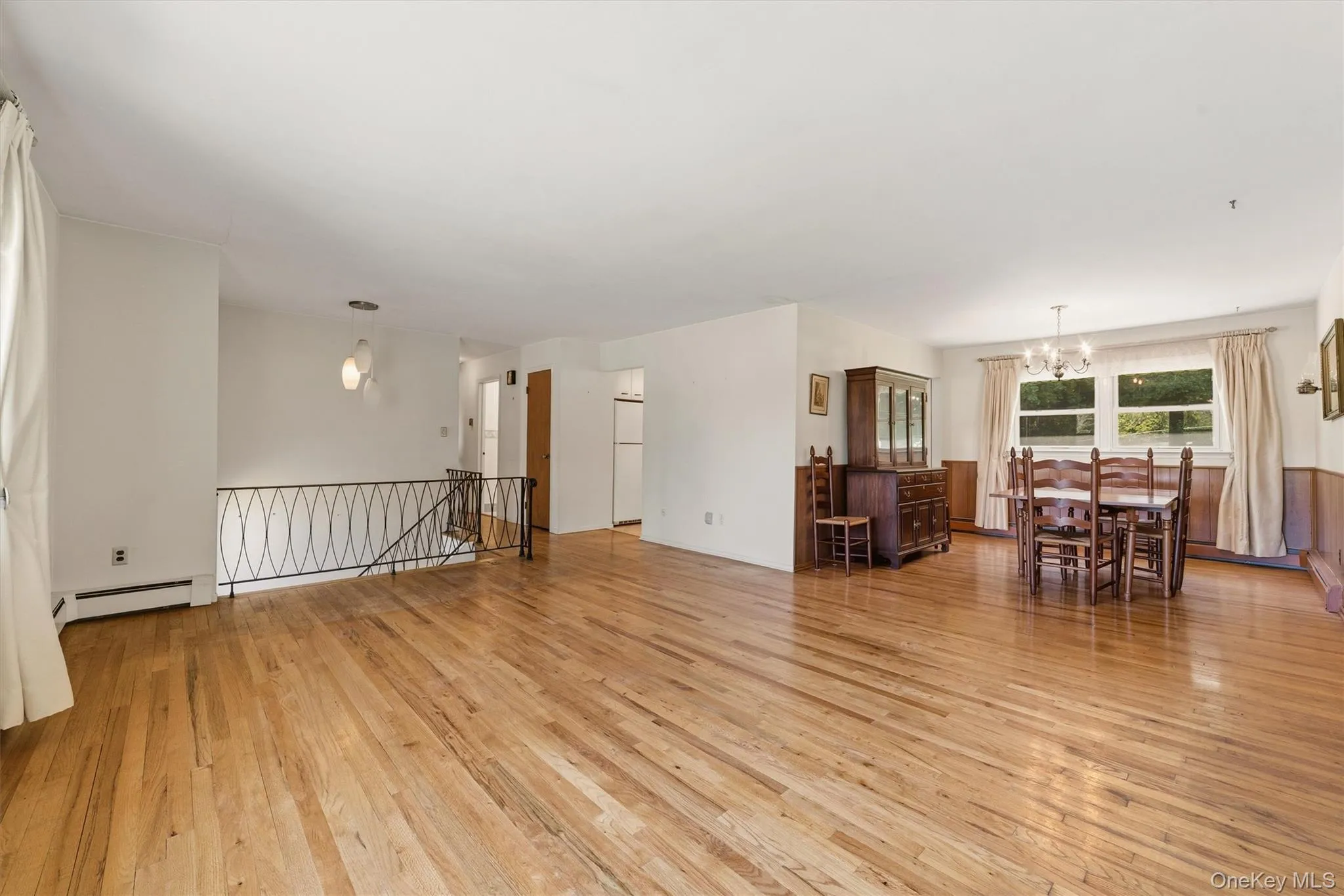 Beautiful hardwood floors throughout. Beautiful hardwood floors throughout.