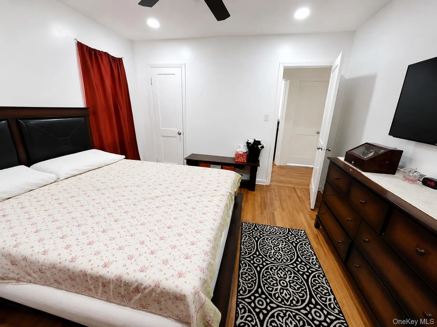 162 Colonial Avenue, North Hempstead, NY, 4 Bedrooms Bedrooms, 6 Rooms Rooms,1 BathroomBathrooms,Residential Lease,For Rent,Colonial,0,1013281 162 Colonial Avenue, North Hempstead, NY, 4 Bedrooms Bedrooms, 6 Rooms Rooms,1 BathroomBathrooms,Residential Lease,For Rent,Colonial,0,1013281