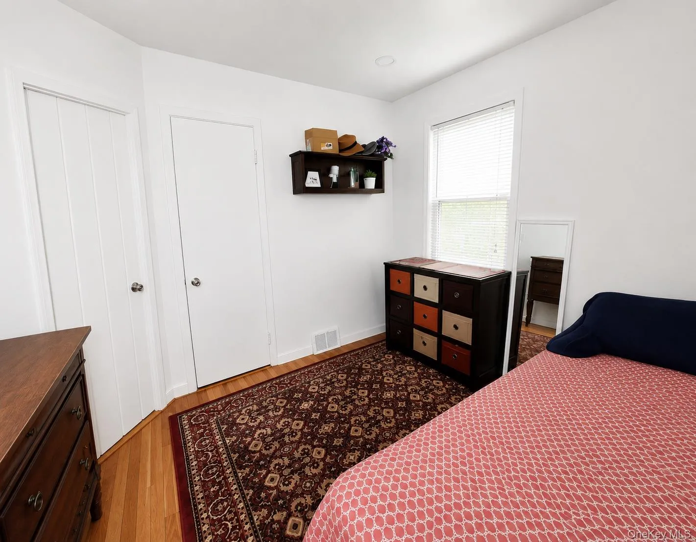 162 Colonial Avenue, North Hempstead, NY, 4 Bedrooms Bedrooms, 6 Rooms Rooms,1 BathroomBathrooms,Residential Lease,For Rent,Colonial,0,1013281 162 Colonial Avenue, North Hempstead, NY, 4 Bedrooms Bedrooms, 6 Rooms Rooms,1 BathroomBathrooms,Residential Lease,For Rent,Colonial,0,1013281