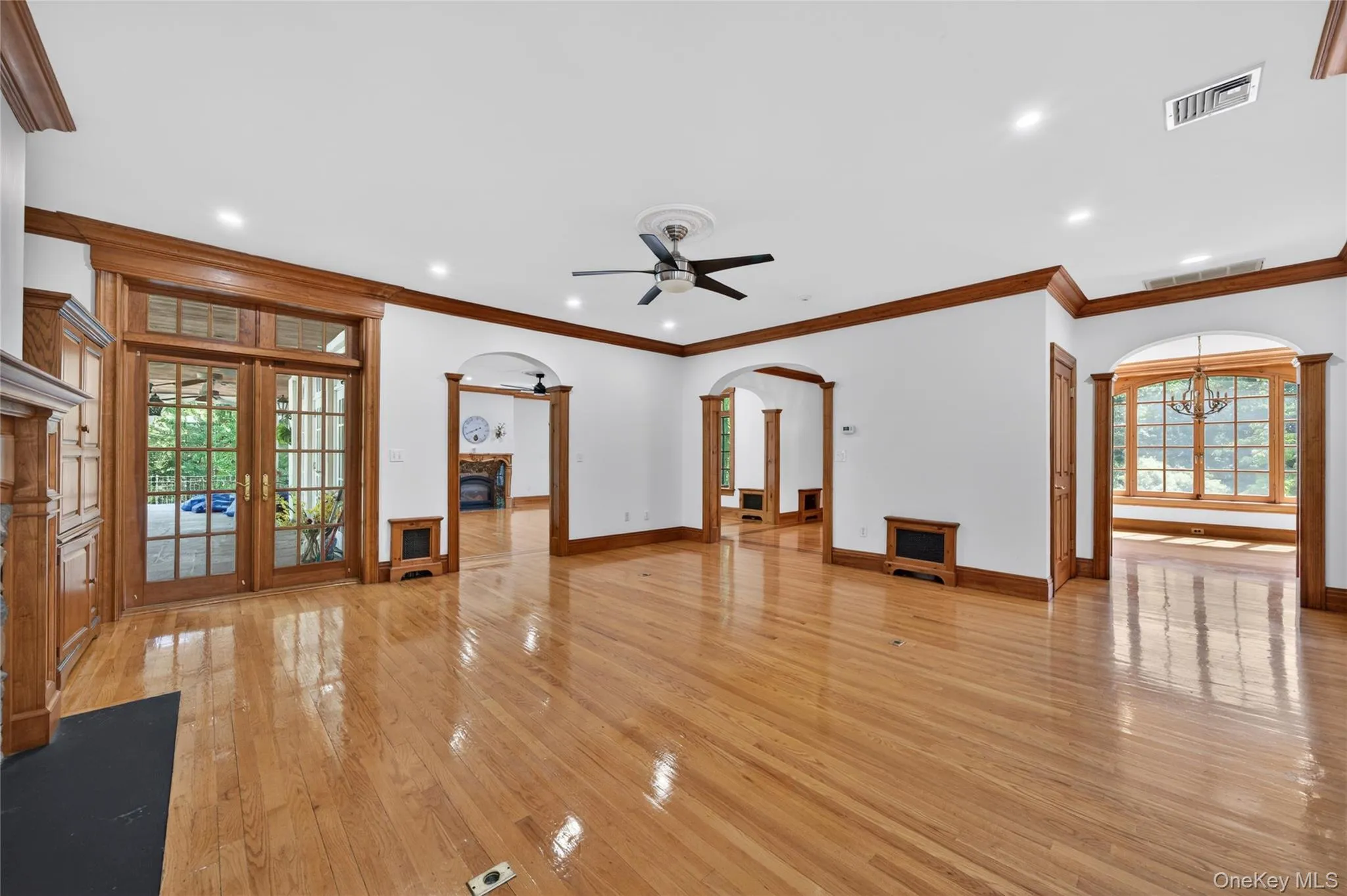 10 Greenwich Avenue, Woodbury, NY, 5 Bedrooms Bedrooms, 10 Rooms Rooms,3 BathroomsBathrooms,Residential,For Rent,Greenwich,0,1013286 10 Greenwich Avenue, Woodbury, NY, 5 Bedrooms Bedrooms, 10 Rooms Rooms,3 BathroomsBathrooms,Residential,For Rent,Greenwich,0,1013286