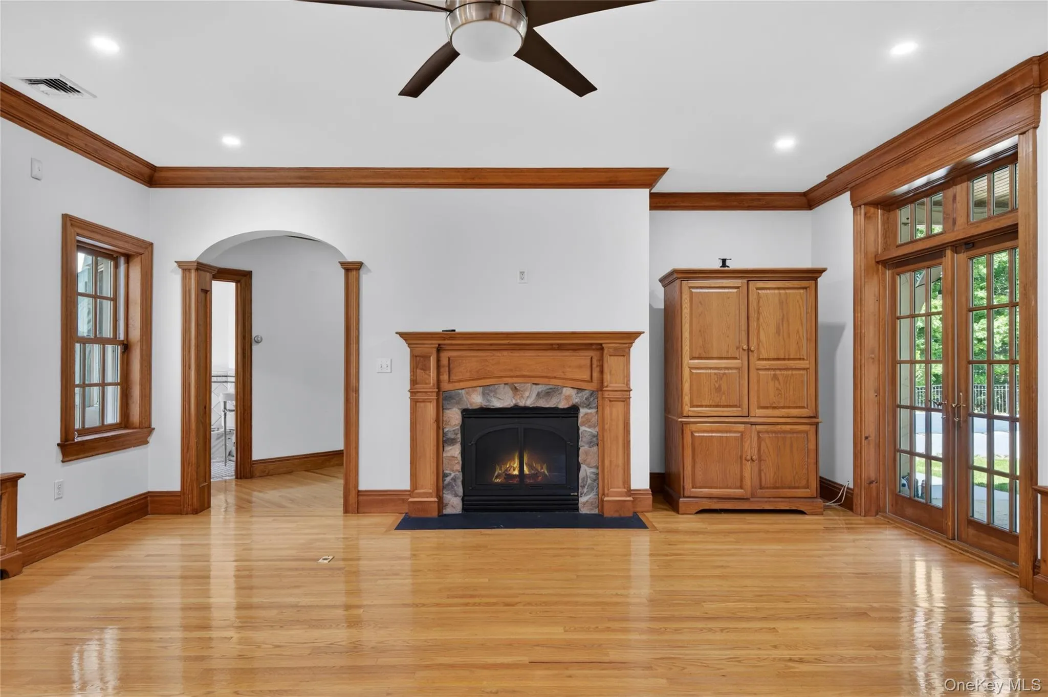 10 Greenwich Avenue, Woodbury, NY, 5 Bedrooms Bedrooms, 10 Rooms Rooms,3 BathroomsBathrooms,Residential,For Rent,Greenwich,0,1013286 10 Greenwich Avenue, Woodbury, NY, 5 Bedrooms Bedrooms, 10 Rooms Rooms,3 BathroomsBathrooms,Residential,For Rent,Greenwich,0,1013286