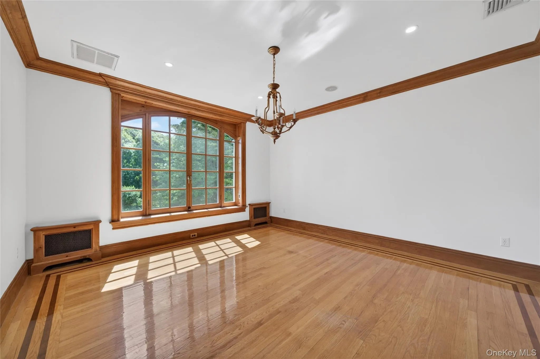 10 Greenwich Avenue, Woodbury, NY, 5 Bedrooms Bedrooms, 10 Rooms Rooms,3 BathroomsBathrooms,Residential,For Rent,Greenwich,0,1013286 10 Greenwich Avenue, Woodbury, NY, 5 Bedrooms Bedrooms, 10 Rooms Rooms,3 BathroomsBathrooms,Residential,For Rent,Greenwich,0,1013286