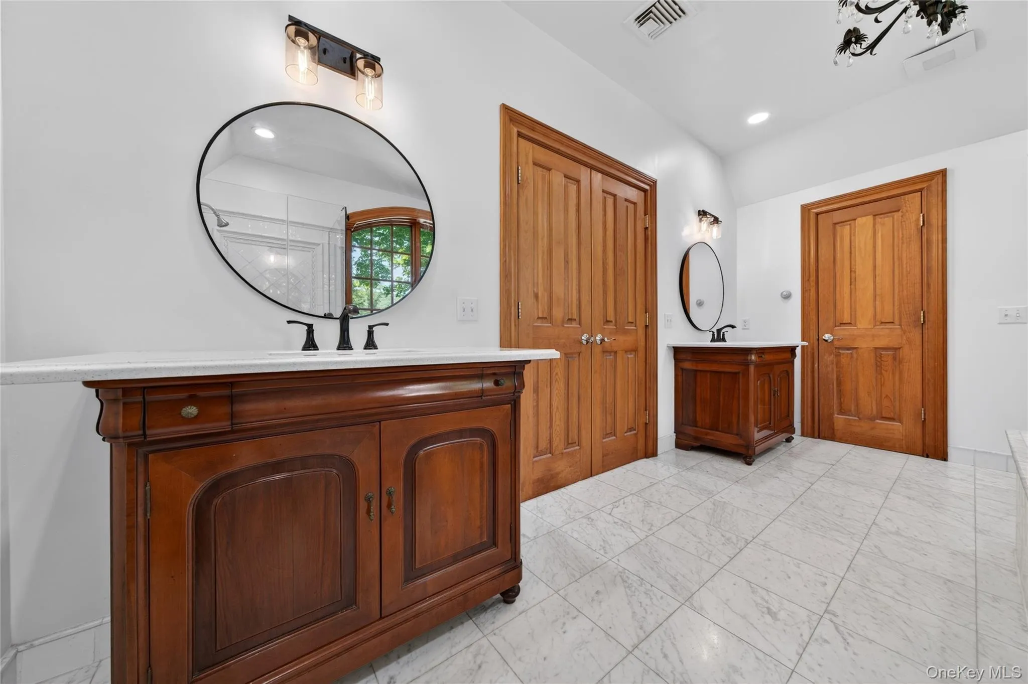 10 Greenwich Avenue, Woodbury, NY, 5 Bedrooms Bedrooms, 10 Rooms Rooms,3 BathroomsBathrooms,Residential,For Rent,Greenwich,0,1013286 10 Greenwich Avenue, Woodbury, NY, 5 Bedrooms Bedrooms, 10 Rooms Rooms,3 BathroomsBathrooms,Residential,For Rent,Greenwich,0,1013286