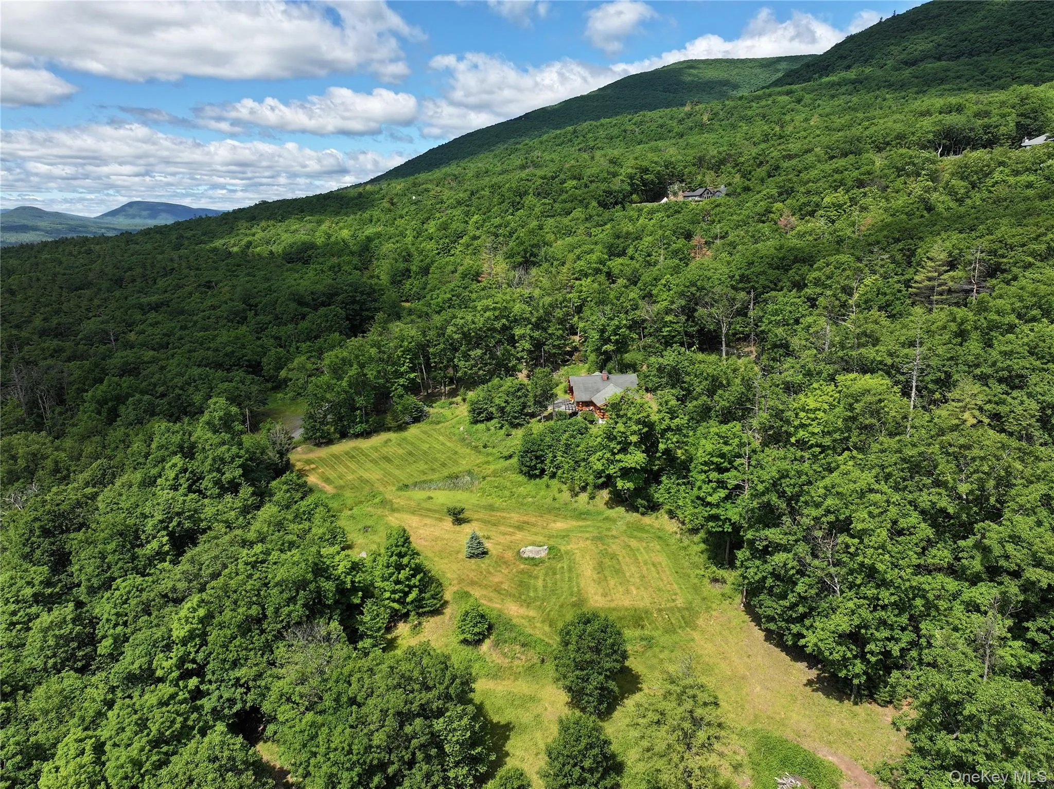 24 Tanis Hollow Road, Woodstock, NY, 3 Bedrooms Bedrooms, 7 Rooms Rooms,2 BathroomsBathrooms,Residential,For Rent,Tanis Hollow,0,1013293 24 Tanis Hollow Road, Woodstock, NY, 3 Bedrooms Bedrooms, 7 Rooms Rooms,2 BathroomsBathrooms,Residential,For Rent,Tanis Hollow,0,1013293