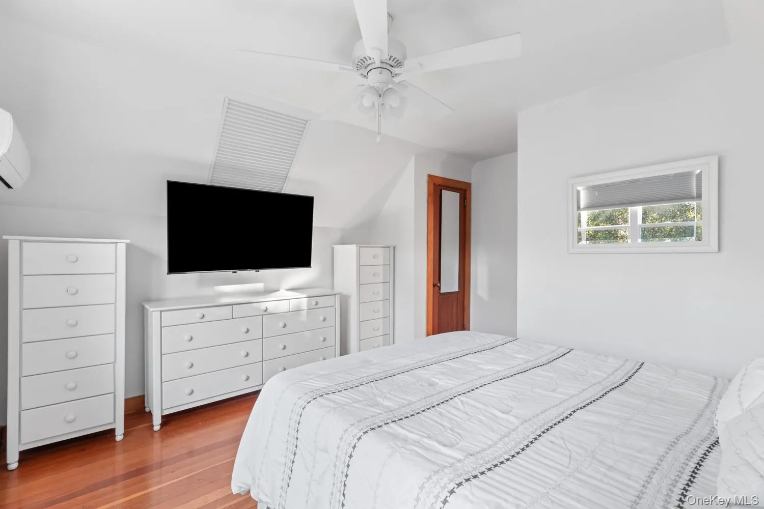 38 Homesite Avenue, Islip, NY, 4 Bedrooms Bedrooms, 7 Rooms Rooms,1 BathroomBathrooms,Residential,For Rent,Homesite,0,1013299 38 Homesite Avenue, Islip, NY, 4 Bedrooms Bedrooms, 7 Rooms Rooms,1 BathroomBathrooms,Residential,For Rent,Homesite,0,1013299