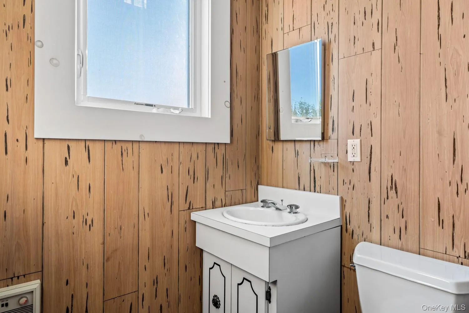 38 Homesite Avenue, Islip, NY, 4 Bedrooms Bedrooms, 7 Rooms Rooms,1 BathroomBathrooms,Residential,For Rent,Homesite,0,1013299 38 Homesite Avenue, Islip, NY, 4 Bedrooms Bedrooms, 7 Rooms Rooms,1 BathroomBathrooms,Residential,For Rent,Homesite,0,1013299