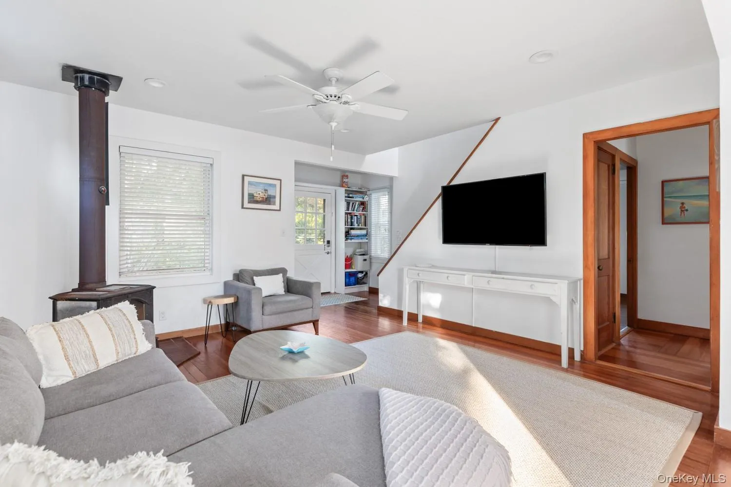 38 Homesite Avenue, Islip, NY, 4 Bedrooms Bedrooms, 7 Rooms Rooms,1 BathroomBathrooms,Residential,For Rent,Homesite,0,1013299 38 Homesite Avenue, Islip, NY, 4 Bedrooms Bedrooms, 7 Rooms Rooms,1 BathroomBathrooms,Residential,For Rent,Homesite,0,1013299