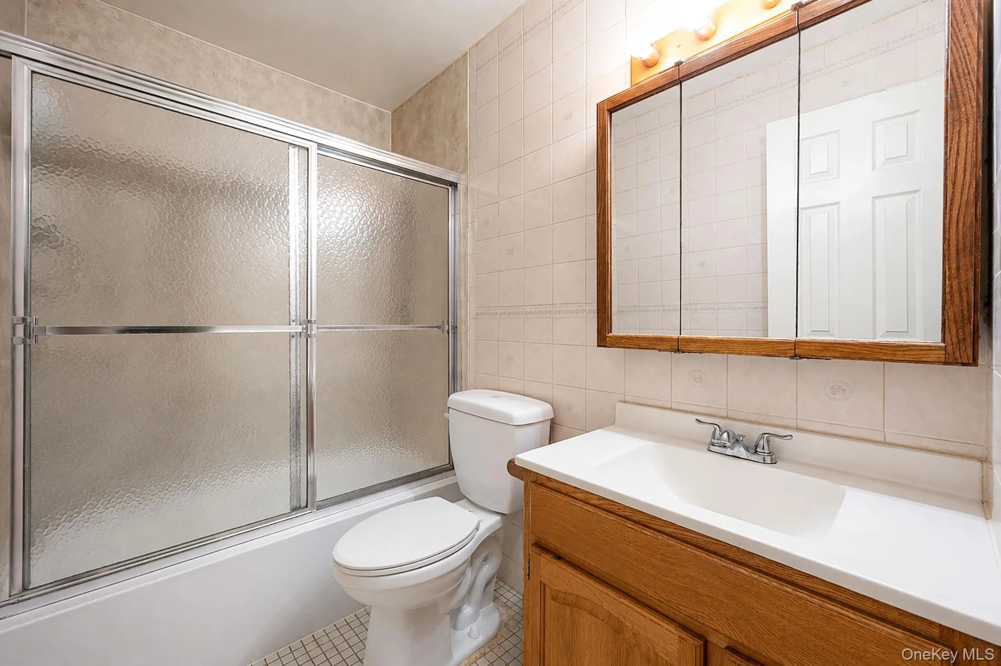 345 Earle Street, Islip, NY, 4 Bedrooms Bedrooms, 9 Rooms Rooms,1 BathroomBathrooms,Residential,For Rent,Earle,0,1013304 345 Earle Street, Islip, NY, 4 Bedrooms Bedrooms, 9 Rooms Rooms,1 BathroomBathrooms,Residential,For Rent,Earle,0,1013304