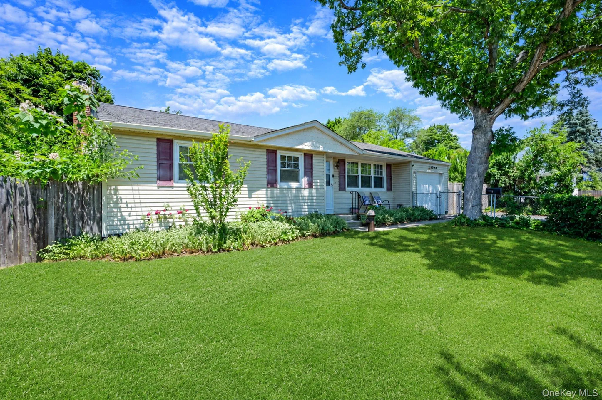 345 Earle Street, Islip, NY, 4 Bedrooms Bedrooms, 9 Rooms Rooms,1 BathroomBathrooms,Residential,For Rent,Earle,0,1013304 345 Earle Street, Islip, NY, 4 Bedrooms Bedrooms, 9 Rooms Rooms,1 BathroomBathrooms,Residential,For Rent,Earle,0,1013304