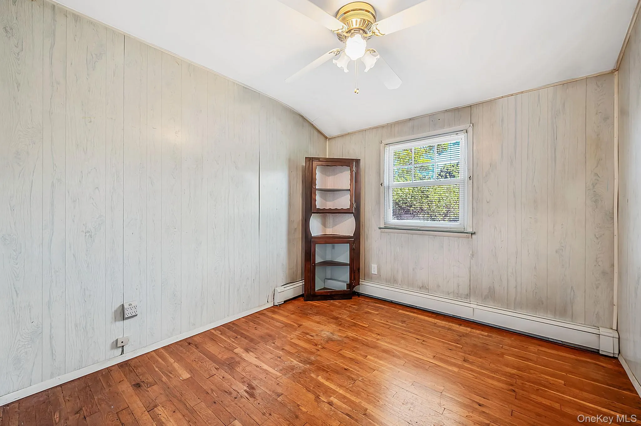 345 Earle Street, Islip, NY, 4 Bedrooms Bedrooms, 9 Rooms Rooms,1 BathroomBathrooms,Residential,For Rent,Earle,0,1013304 345 Earle Street, Islip, NY, 4 Bedrooms Bedrooms, 9 Rooms Rooms,1 BathroomBathrooms,Residential,For Rent,Earle,0,1013304