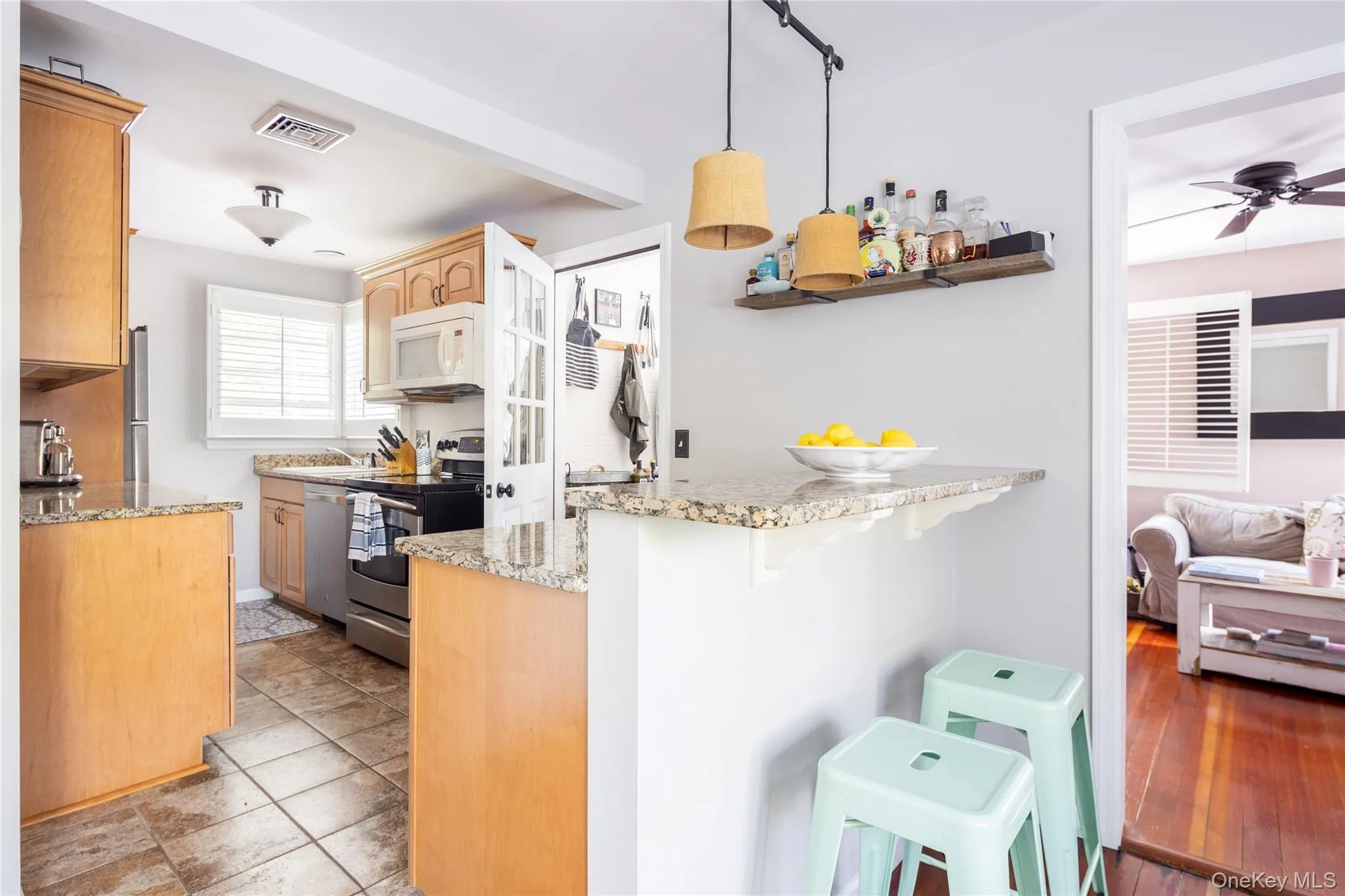 Eat in kitchen with counter seating Eat in kitchen with counter seating