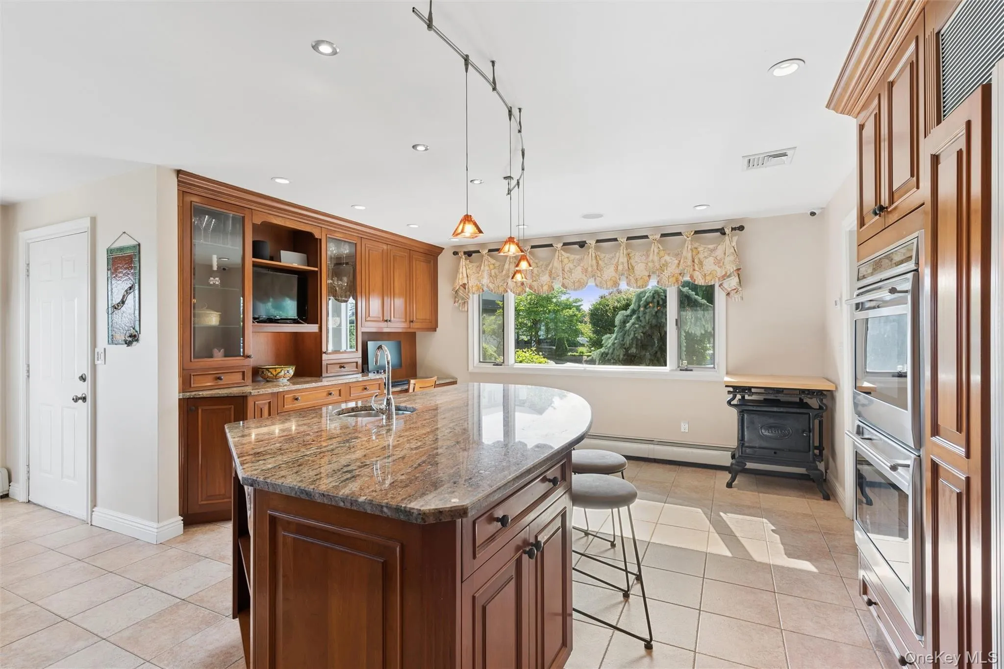 2935 Bay Drive, Hempstead, NY, 5 Bedrooms Bedrooms, 8 Rooms Rooms,4 BathroomsBathrooms,Residential,For Rent,Bay,0,1013320 2935 Bay Drive, Hempstead, NY, 5 Bedrooms Bedrooms, 8 Rooms Rooms,4 BathroomsBathrooms,Residential,For Rent,Bay,0,1013320