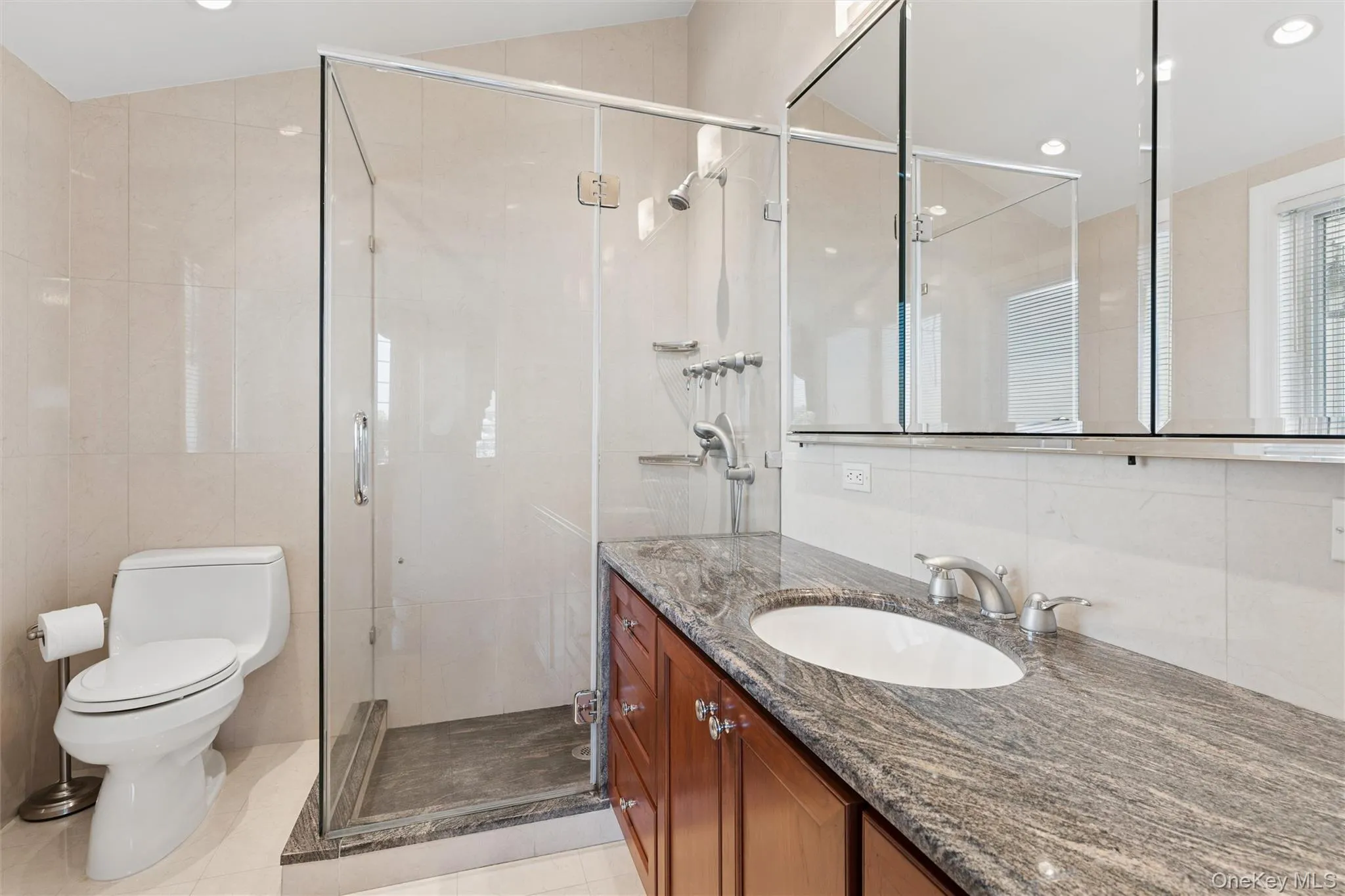 2935 Bay Drive, Hempstead, NY, 5 Bedrooms Bedrooms, 8 Rooms Rooms,4 BathroomsBathrooms,Residential,For Rent,Bay,0,1013320 2935 Bay Drive, Hempstead, NY, 5 Bedrooms Bedrooms, 8 Rooms Rooms,4 BathroomsBathrooms,Residential,For Rent,Bay,0,1013320