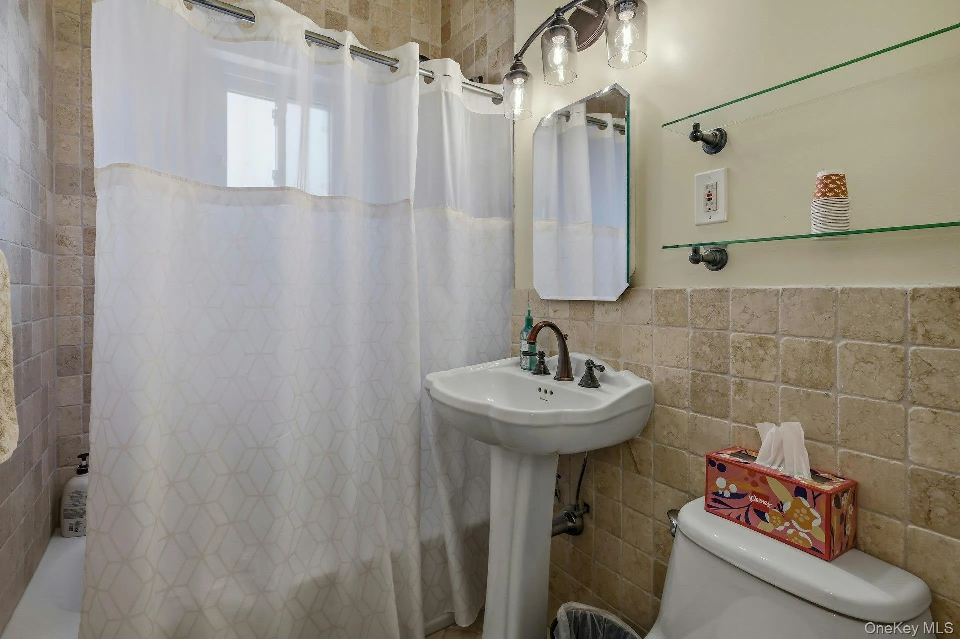200 Lexington Avenue, Oyster Bay, NY, 1 Bedroom Bedrooms, 4 Rooms Rooms,1 BathroomBathrooms,Residential,For Rent,Lexington,0,1013323 200 Lexington Avenue, Oyster Bay, NY, 1 Bedroom Bedrooms, 4 Rooms Rooms,1 BathroomBathrooms,Residential,For Rent,Lexington,0,1013323