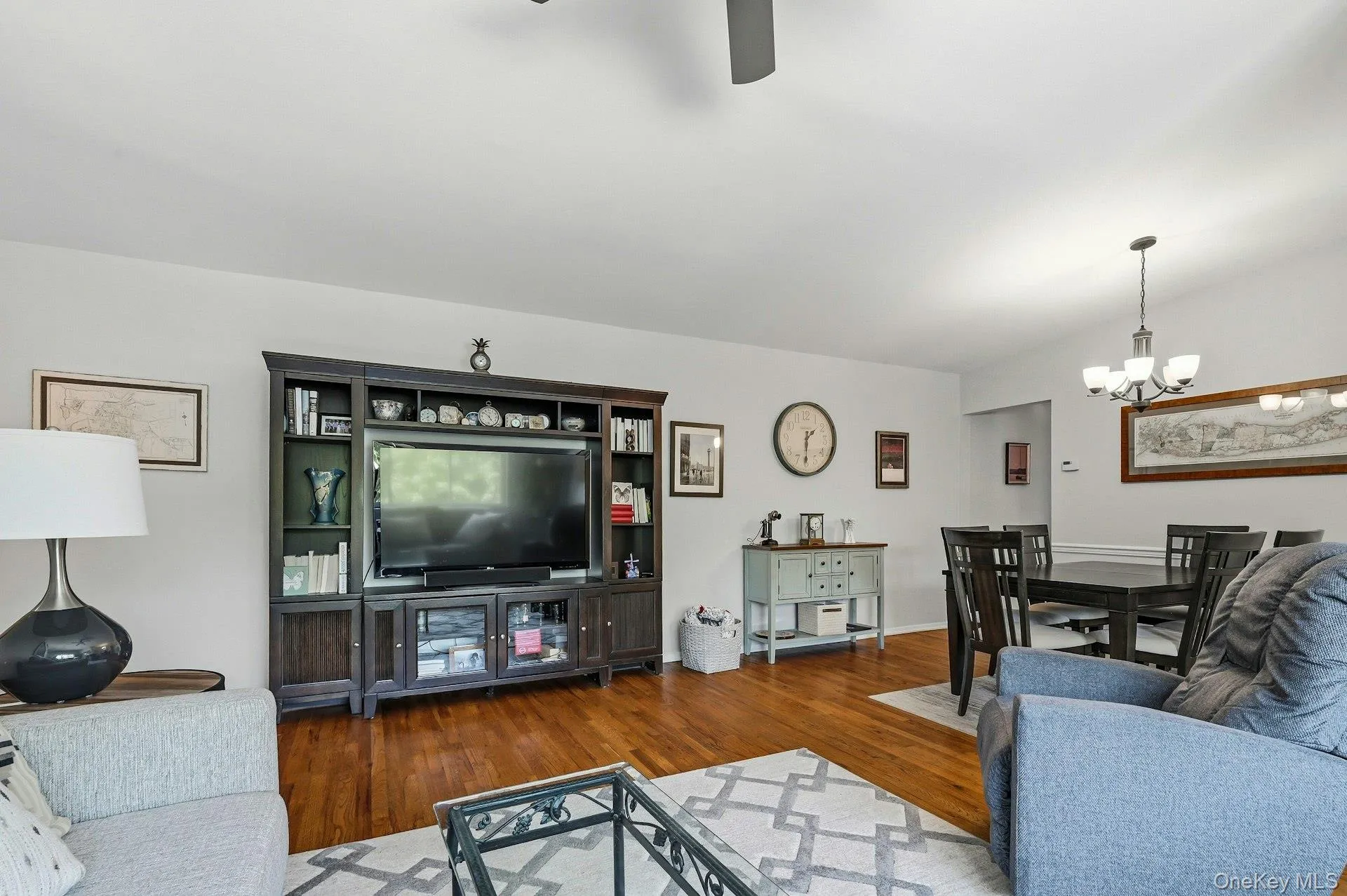 200 Lexington Avenue, Oyster Bay, NY, 1 Bedroom Bedrooms, 4 Rooms Rooms,1 BathroomBathrooms,Residential,For Rent,Lexington,0,1013323 200 Lexington Avenue, Oyster Bay, NY, 1 Bedroom Bedrooms, 4 Rooms Rooms,1 BathroomBathrooms,Residential,For Rent,Lexington,0,1013323