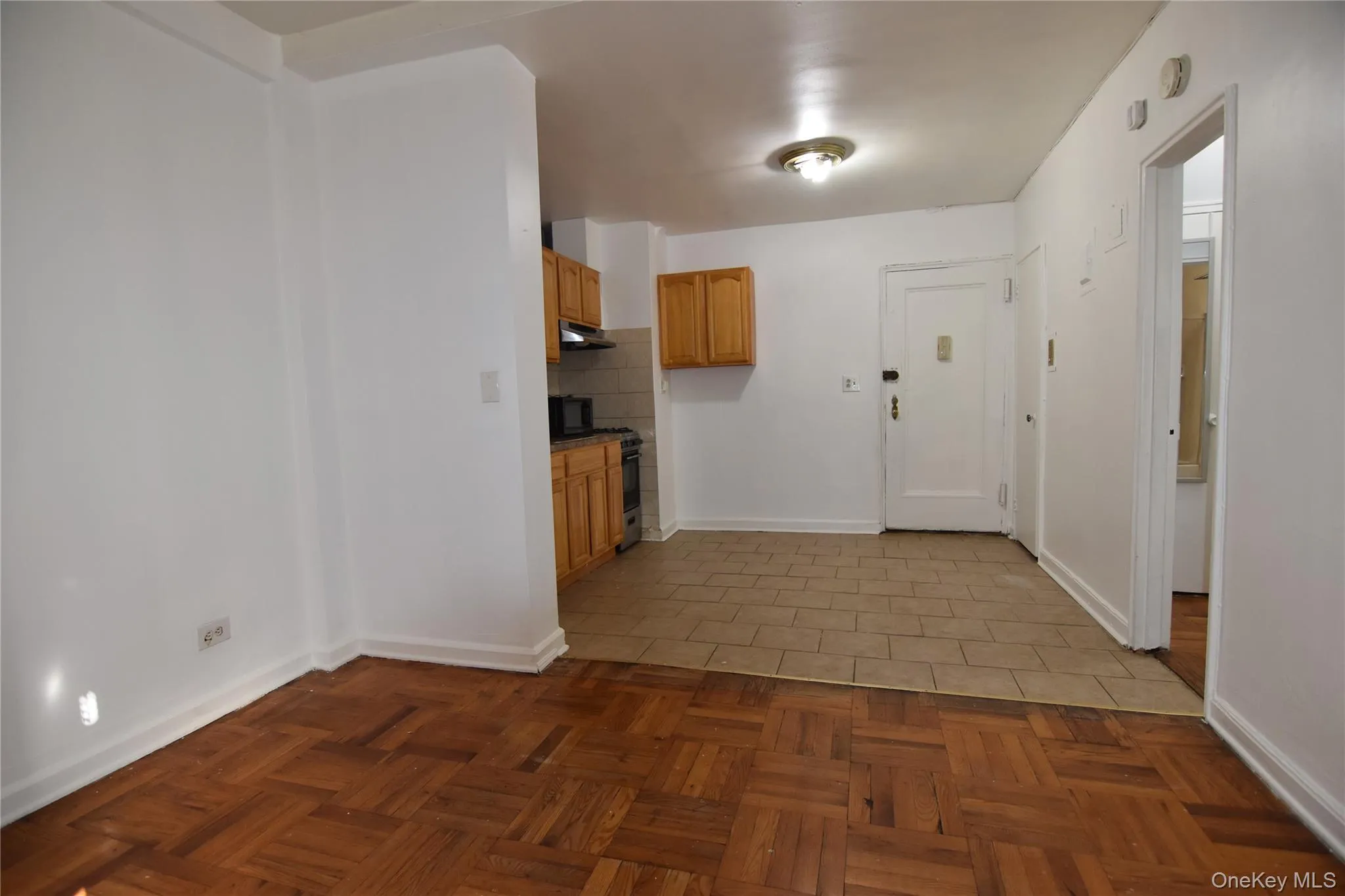 102-32 65th Avenue, New York, NY, 2 Rooms Rooms,1 BathroomBathrooms,Residential,For Rent,65th,0,KEY1013324 102-32 65th Avenue, New York, NY, 2 Rooms Rooms,1 BathroomBathrooms,Residential,For Rent,65th,0,KEY1013324