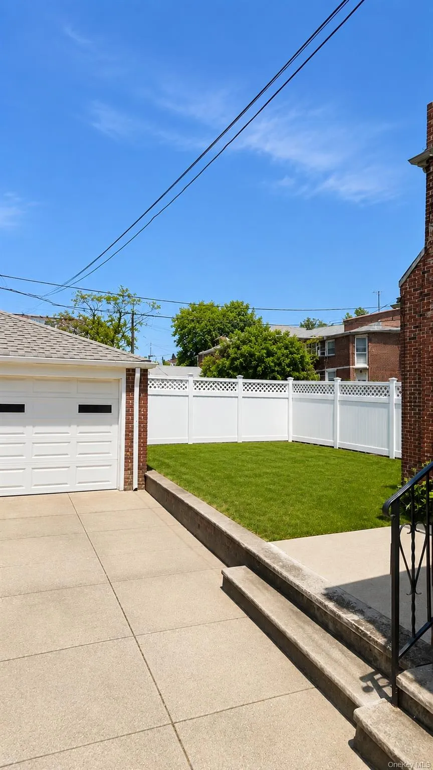 137-53 71st Avenue, New York, NY, 3 Bedrooms Bedrooms, 6 Rooms Rooms,1 BathroomBathrooms,Residential,For Rent,71st,0,1013331 137-53 71st Avenue, New York, NY, 3 Bedrooms Bedrooms, 6 Rooms Rooms,1 BathroomBathrooms,Residential,For Rent,71st,0,1013331