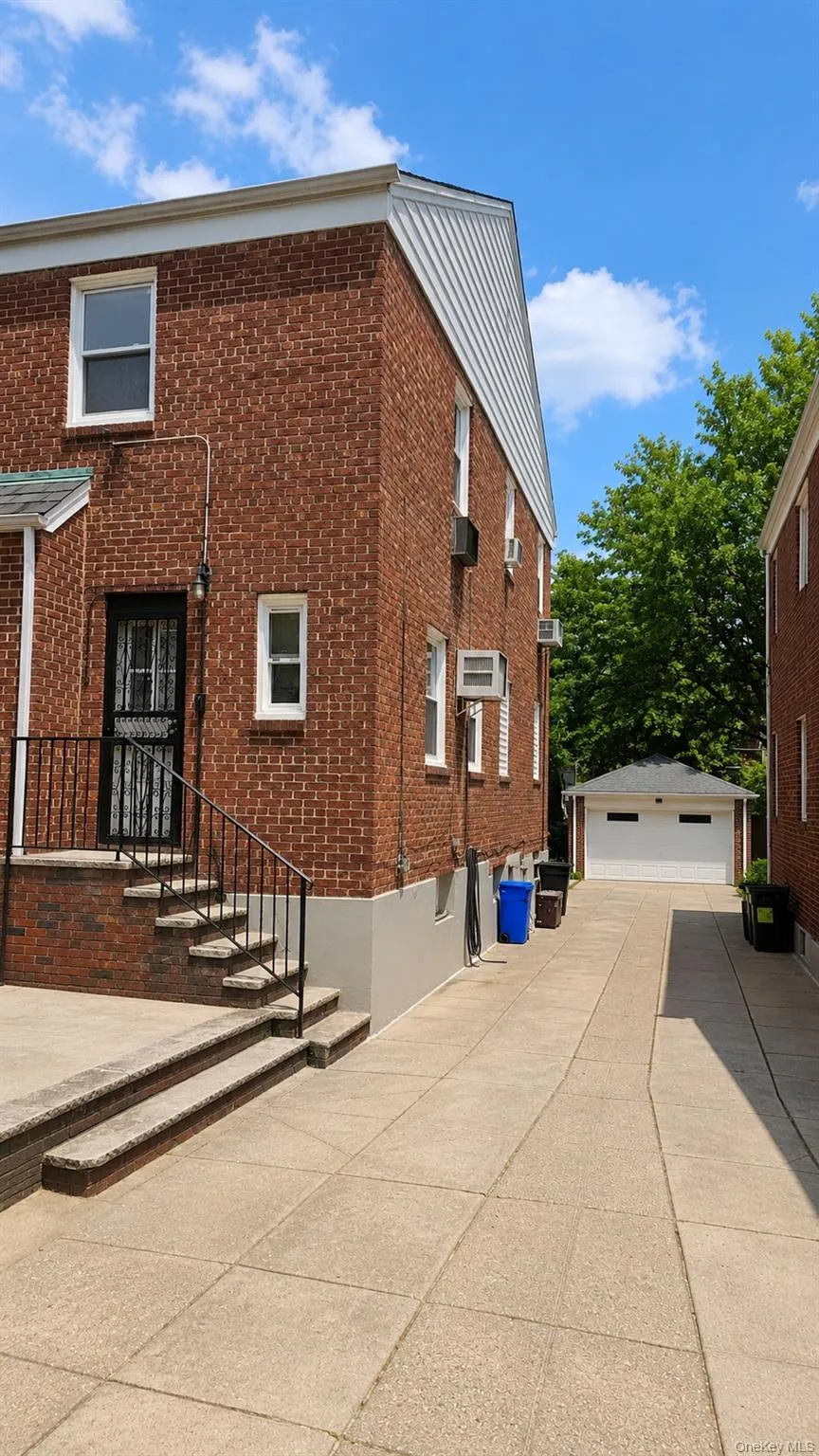 137-53 71st Avenue, New York, NY, 3 Bedrooms Bedrooms, 6 Rooms Rooms,1 BathroomBathrooms,Residential,For Rent,71st,0,1013331 137-53 71st Avenue, New York, NY, 3 Bedrooms Bedrooms, 6 Rooms Rooms,1 BathroomBathrooms,Residential,For Rent,71st,0,1013331