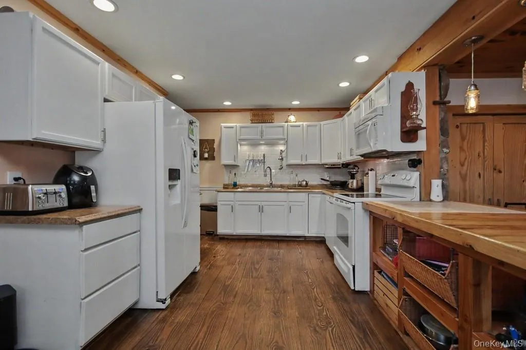 105 Cold Spring Road, Liberty, NY, 3 Bedrooms Bedrooms, 13 Rooms Rooms,2 BathroomsBathrooms,Residential,For Rent,Cold Spring,0,1013333 105 Cold Spring Road, Liberty, NY, 3 Bedrooms Bedrooms, 13 Rooms Rooms,2 BathroomsBathrooms,Residential,For Rent,Cold Spring,0,1013333