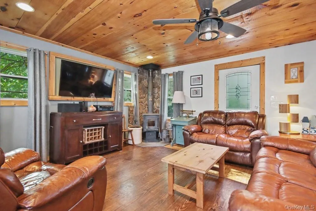 105 Cold Spring Road, Liberty, NY, 3 Bedrooms Bedrooms, 13 Rooms Rooms,2 BathroomsBathrooms,Residential,For Rent,Cold Spring,0,1013333 105 Cold Spring Road, Liberty, NY, 3 Bedrooms Bedrooms, 13 Rooms Rooms,2 BathroomsBathrooms,Residential,For Rent,Cold Spring,0,1013333