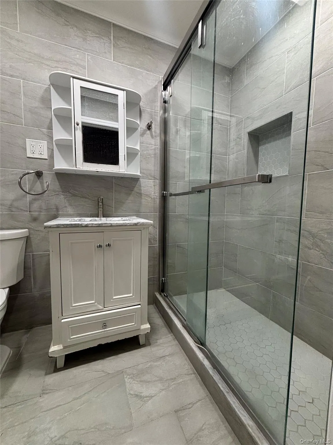 15 Nichols Avenue, New York, NY, 4 Bedrooms Bedrooms, 6 Rooms Rooms,1 BathroomBathrooms,Residential Lease,For Rent,Nichols Avenue,0,1013339 15 Nichols Avenue, New York, NY, 4 Bedrooms Bedrooms, 6 Rooms Rooms,1 BathroomBathrooms,Residential Lease,For Rent,Nichols Avenue,0,1013339