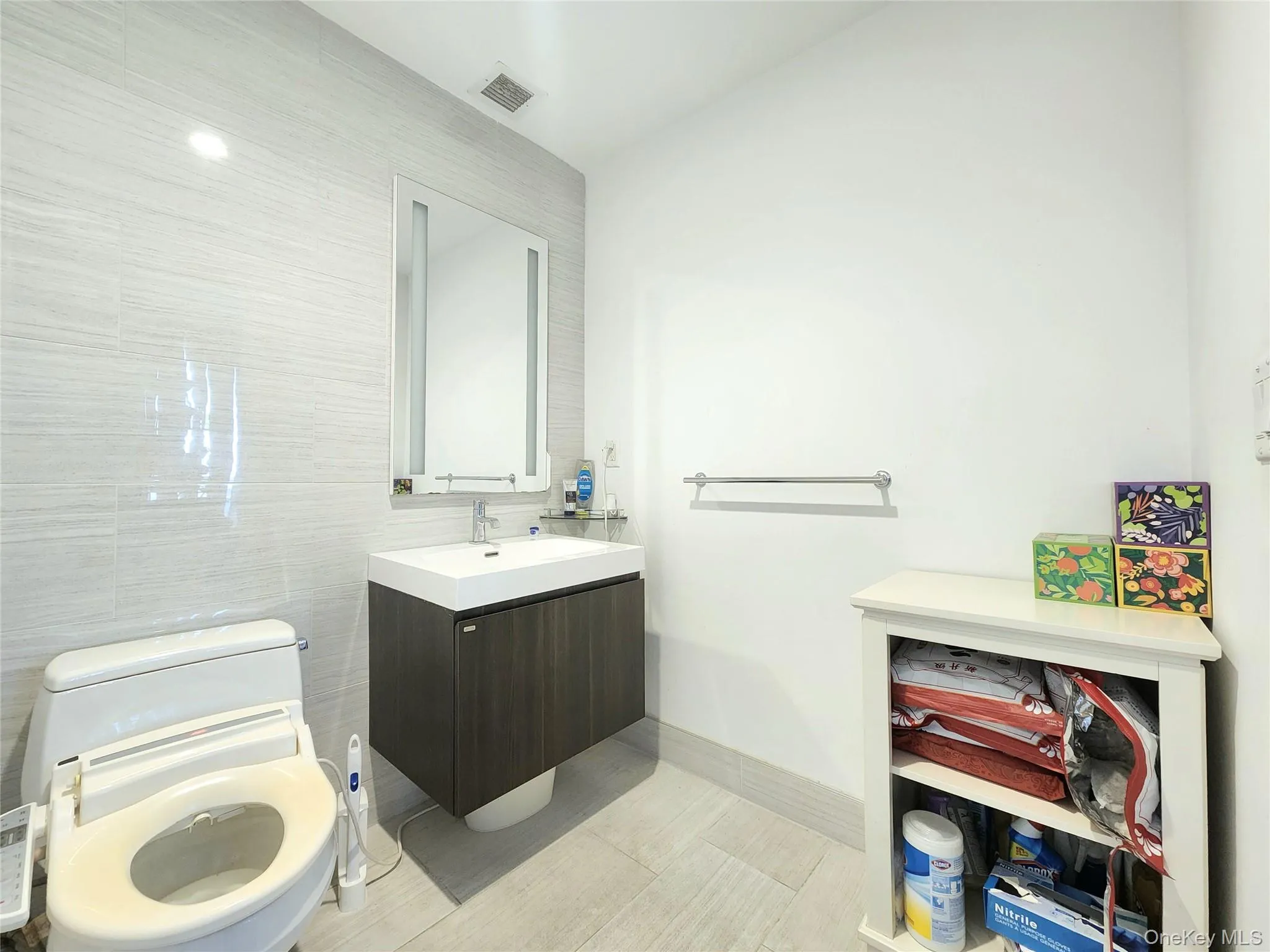 131-05 40 Road, New York, NY, 2 Bedrooms Bedrooms, 5 Rooms Rooms,1 BathroomBathrooms,Residential,For Rent,40,0,1013341 131-05 40 Road, New York, NY, 2 Bedrooms Bedrooms, 5 Rooms Rooms,1 BathroomBathrooms,Residential,For Rent,40,0,1013341