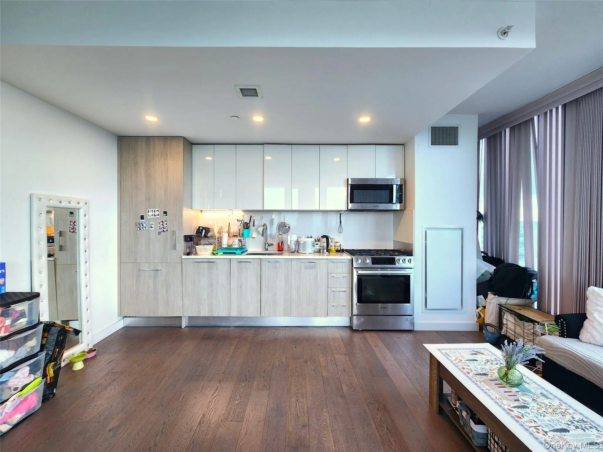 131-05 40 Road, New York, NY, 2 Bedrooms Bedrooms, 5 Rooms Rooms,1 BathroomBathrooms,Residential,For Rent,40,0,1013341 131-05 40 Road, New York, NY, 2 Bedrooms Bedrooms, 5 Rooms Rooms,1 BathroomBathrooms,Residential,For Rent,40,0,1013341