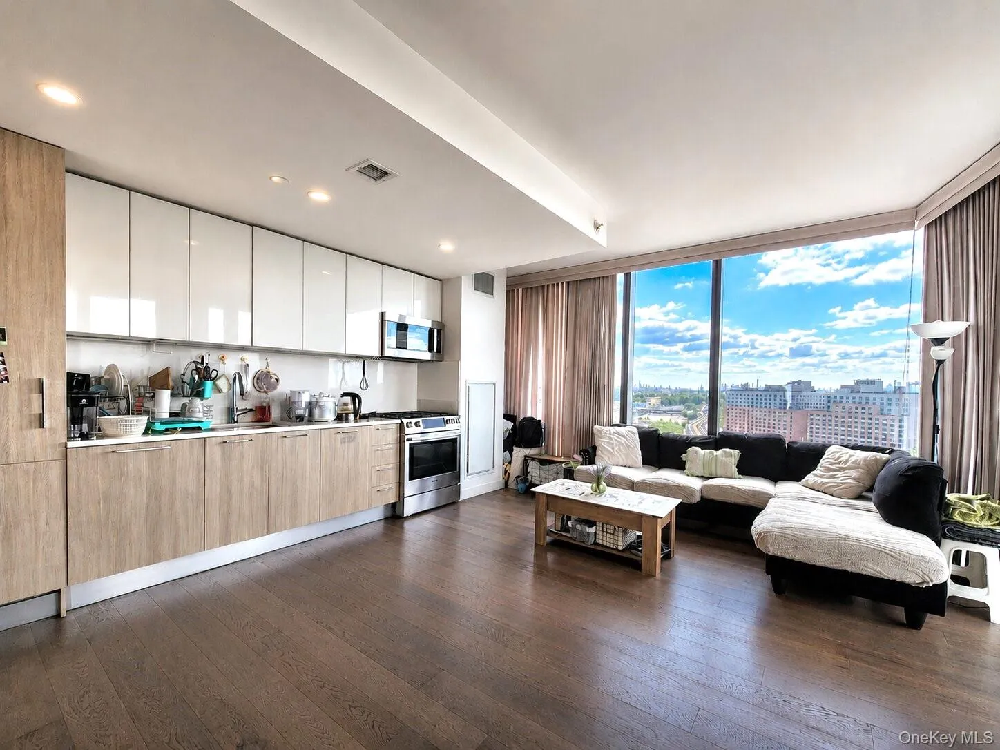 131-05 40 Road, New York, NY, 2 Bedrooms Bedrooms, 5 Rooms Rooms,1 BathroomBathrooms,Residential,For Rent,40,0,1013341 131-05 40 Road, New York, NY, 2 Bedrooms Bedrooms, 5 Rooms Rooms,1 BathroomBathrooms,Residential,For Rent,40,0,1013341