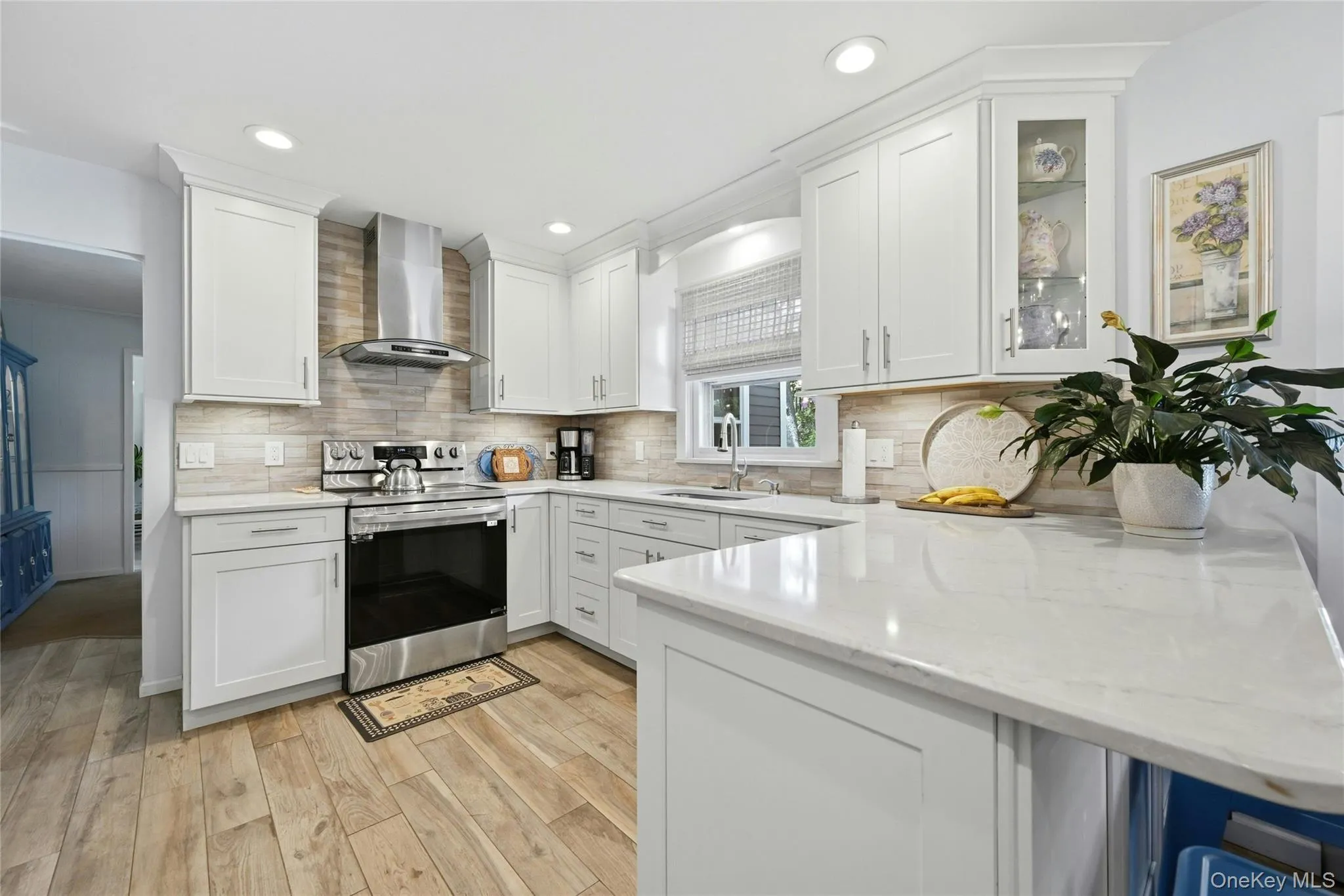 Recessed lighting, exhaust hood Recessed lighting, exhaust hood