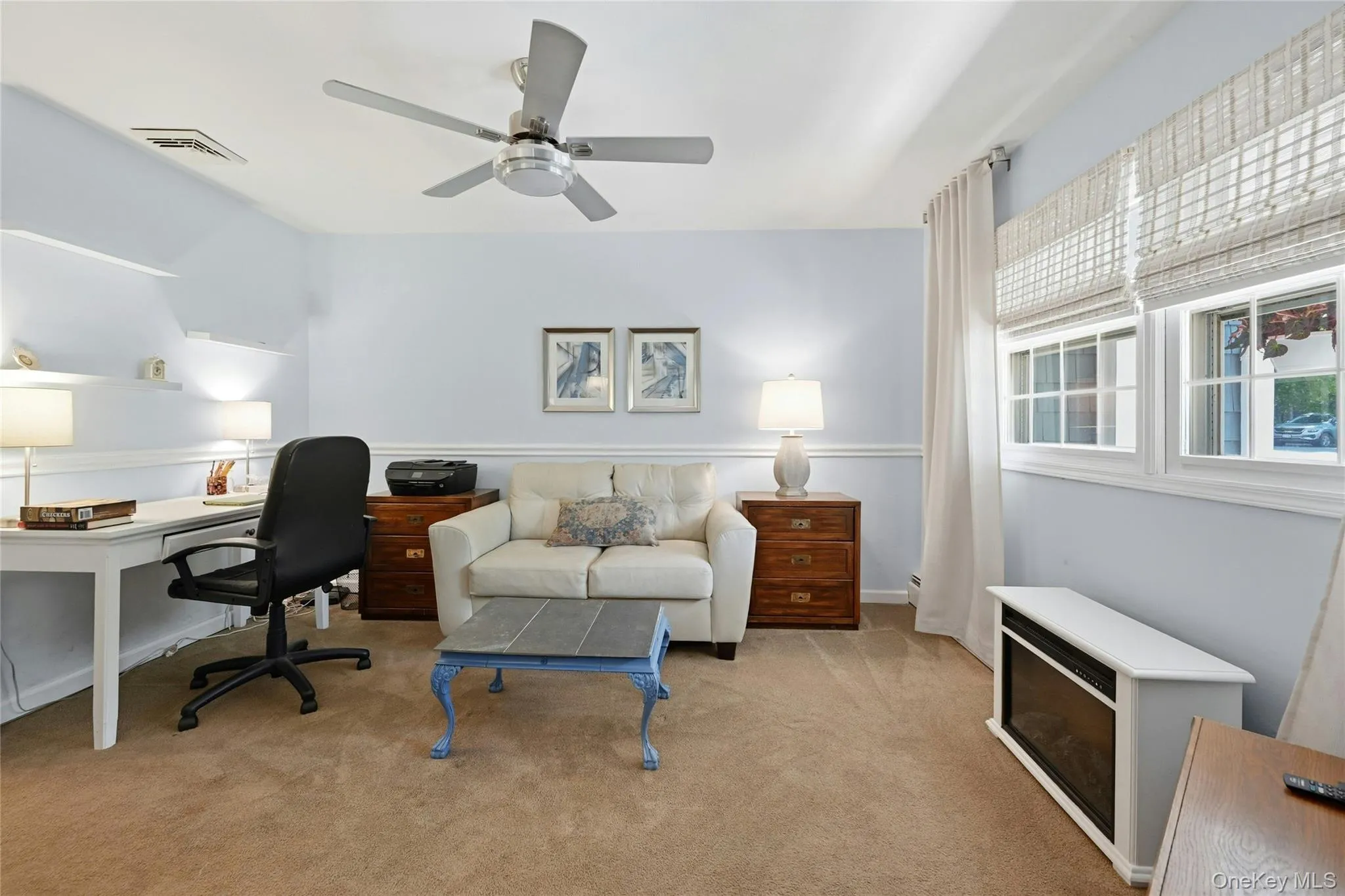 11 x 12 sq ft Sitting Room/Office from Foyer 11 x 12 sq ft Sitting Room/Office from Foyer