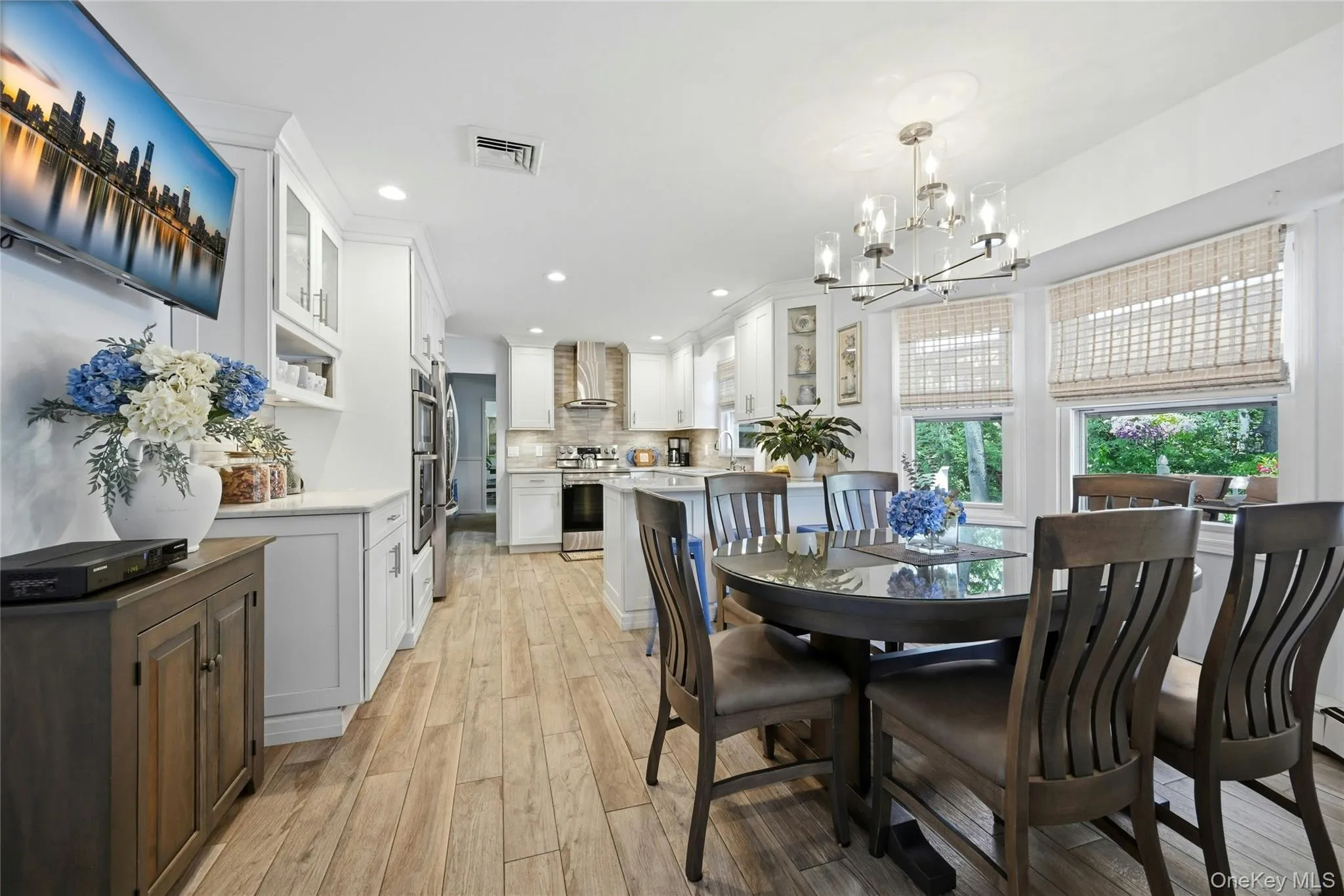 Kitchen and breakfast room Kitchen and breakfast room