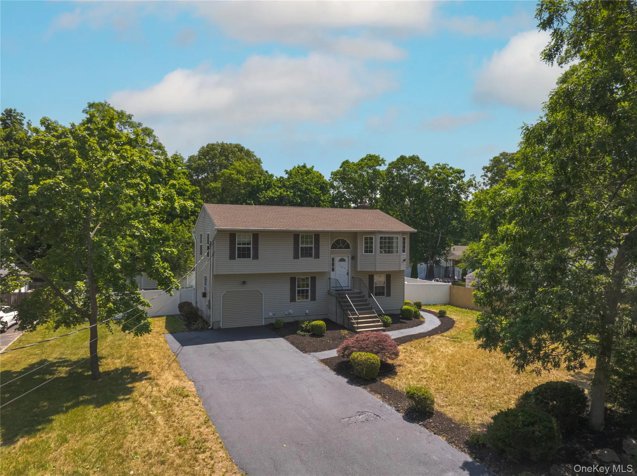 185 Magnolia Drive, Brookhaven, NY, 6 Bedrooms Bedrooms, 12 Rooms Rooms,3 BathroomsBathrooms,Residential,For Rent,Magnolia,0,1013352 185 Magnolia Drive, Brookhaven, NY, 6 Bedrooms Bedrooms, 12 Rooms Rooms,3 BathroomsBathrooms,Residential,For Rent,Magnolia,0,1013352