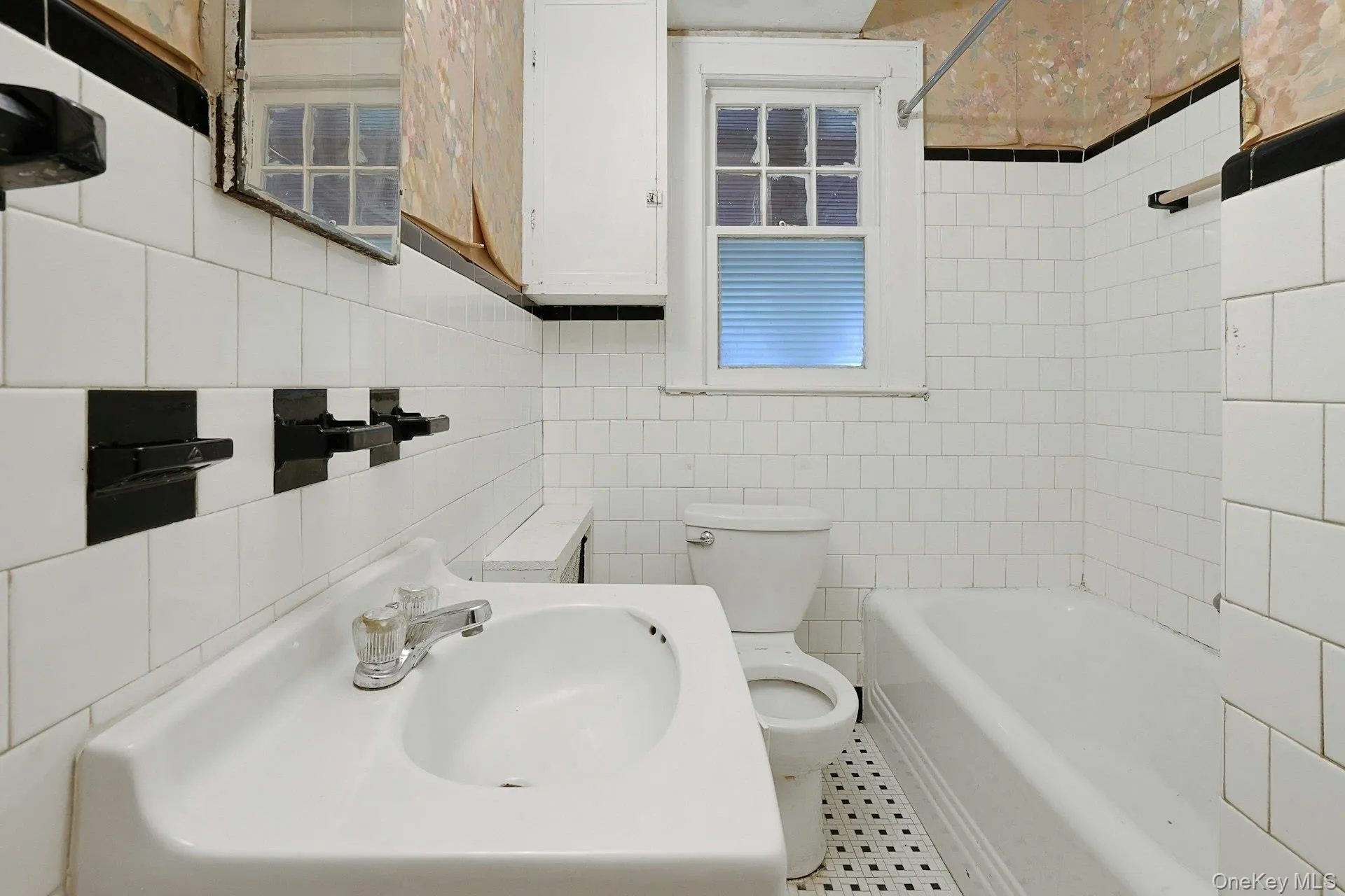 333 Middletown Road, Clarkstown, NY, 3 Bedrooms Bedrooms, 7 Rooms Rooms,2 BathroomsBathrooms,Residential,For Rent,Middletown,0,1013357 333 Middletown Road, Clarkstown, NY, 3 Bedrooms Bedrooms, 7 Rooms Rooms,2 BathroomsBathrooms,Residential,For Rent,Middletown,0,1013357