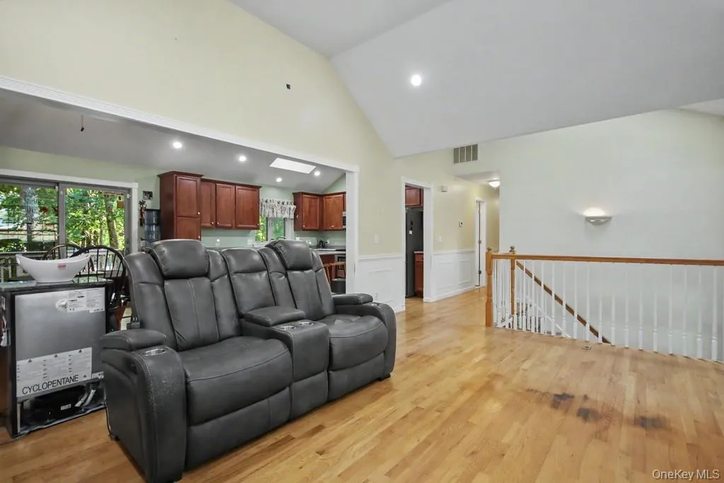 160 Lake Shore Drive, Thompson, NY, 4 Bedrooms Bedrooms, 8 Rooms Rooms,3 BathroomsBathrooms,Residential,For Rent,Lake Shore,0,1013358 160 Lake Shore Drive, Thompson, NY, 4 Bedrooms Bedrooms, 8 Rooms Rooms,3 BathroomsBathrooms,Residential,For Rent,Lake Shore,0,1013358