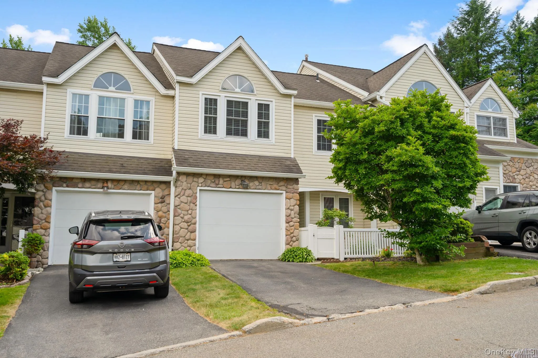 27 Spruce Ridge Drive, Fishkill, NY, 2 Bedrooms Bedrooms, 9 Rooms Rooms,2 BathroomsBathrooms,Residential,For Rent,Spruce Ridge,0,1013360 27 Spruce Ridge Drive, Fishkill, NY, 2 Bedrooms Bedrooms, 9 Rooms Rooms,2 BathroomsBathrooms,Residential,For Rent,Spruce Ridge,0,1013360