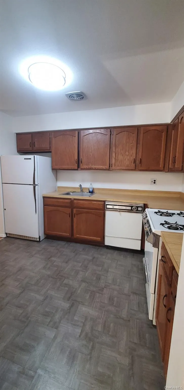22047 67th Avenue, New York, NY, 3 Bedrooms Bedrooms, 7 Rooms Rooms,2 BathroomsBathrooms,Residential Lease,For Rent,67th,0,1013364 22047 67th Avenue, New York, NY, 3 Bedrooms Bedrooms, 7 Rooms Rooms,2 BathroomsBathrooms,Residential Lease,For Rent,67th,0,1013364