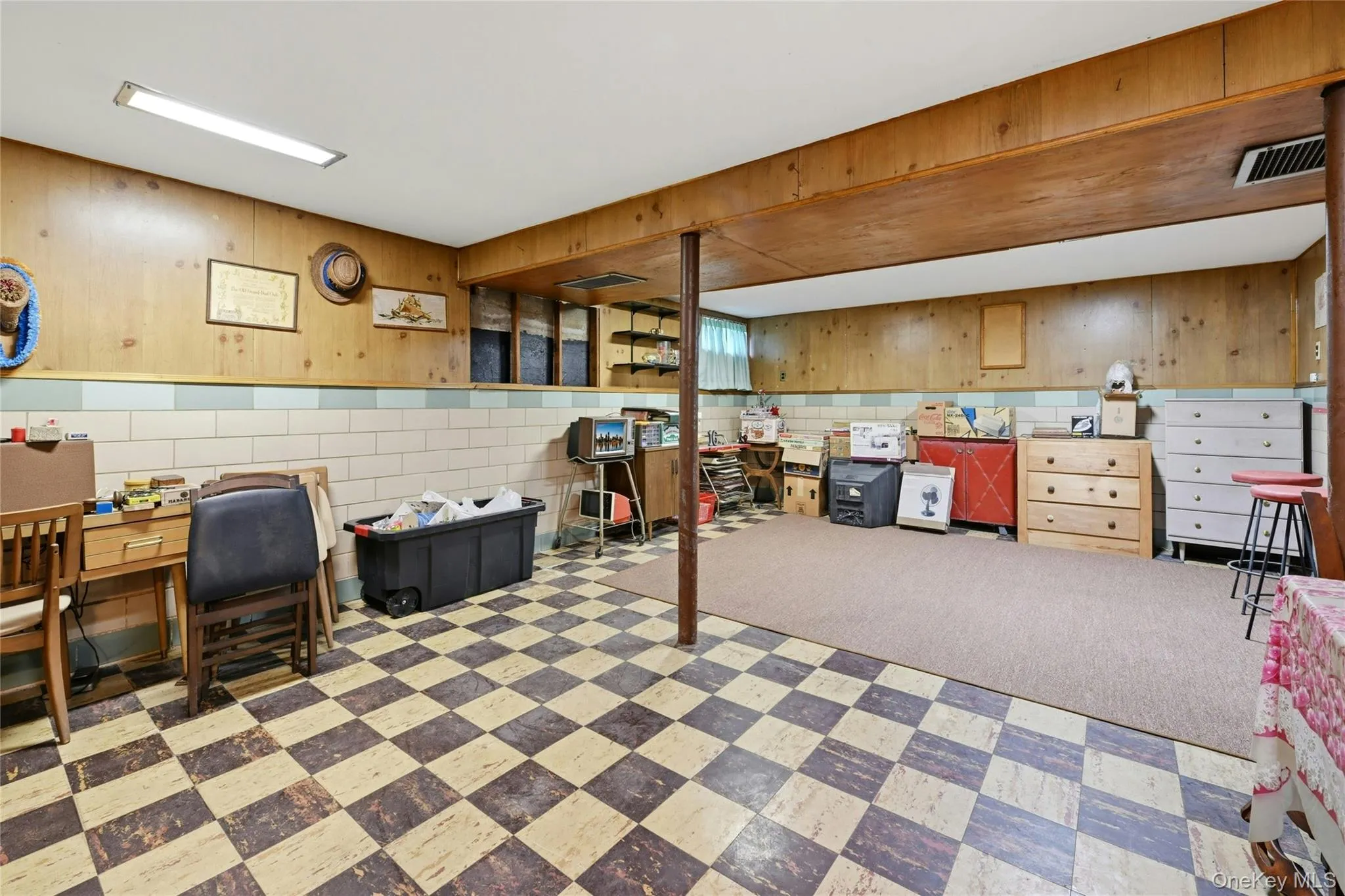 50 Moeller Street, Oyster Bay, NY, 2 Bedrooms Bedrooms, 8 Rooms Rooms,1 BathroomBathrooms,Residential,For Rent,Moeller,0,1013365 50 Moeller Street, Oyster Bay, NY, 2 Bedrooms Bedrooms, 8 Rooms Rooms,1 BathroomBathrooms,Residential,For Rent,Moeller,0,1013365