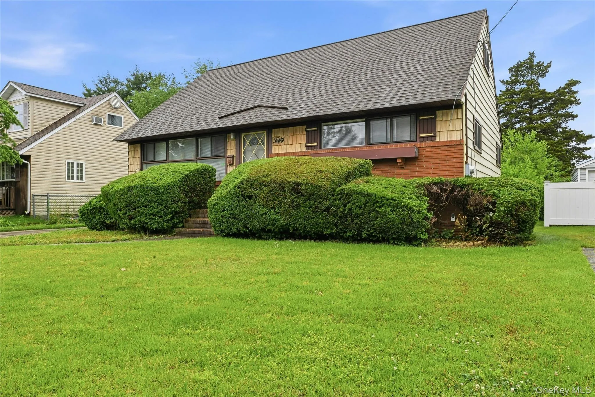 50 Moeller Street, Oyster Bay, NY, 2 Bedrooms Bedrooms, 8 Rooms Rooms,1 BathroomBathrooms,Residential,For Rent,Moeller,0,1013365 50 Moeller Street, Oyster Bay, NY, 2 Bedrooms Bedrooms, 8 Rooms Rooms,1 BathroomBathrooms,Residential,For Rent,Moeller,0,1013365